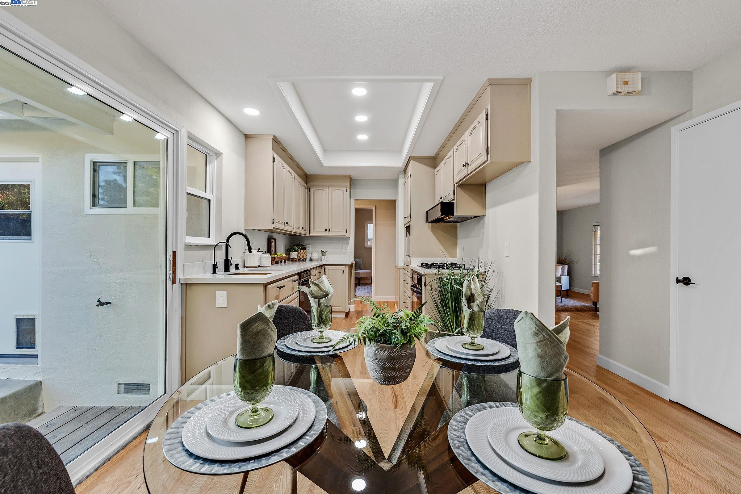 Detail Gallery Image 13 of 45 For 35629 Dee Pl, Fremont,  CA 94536 - 3 Beds | 2 Baths