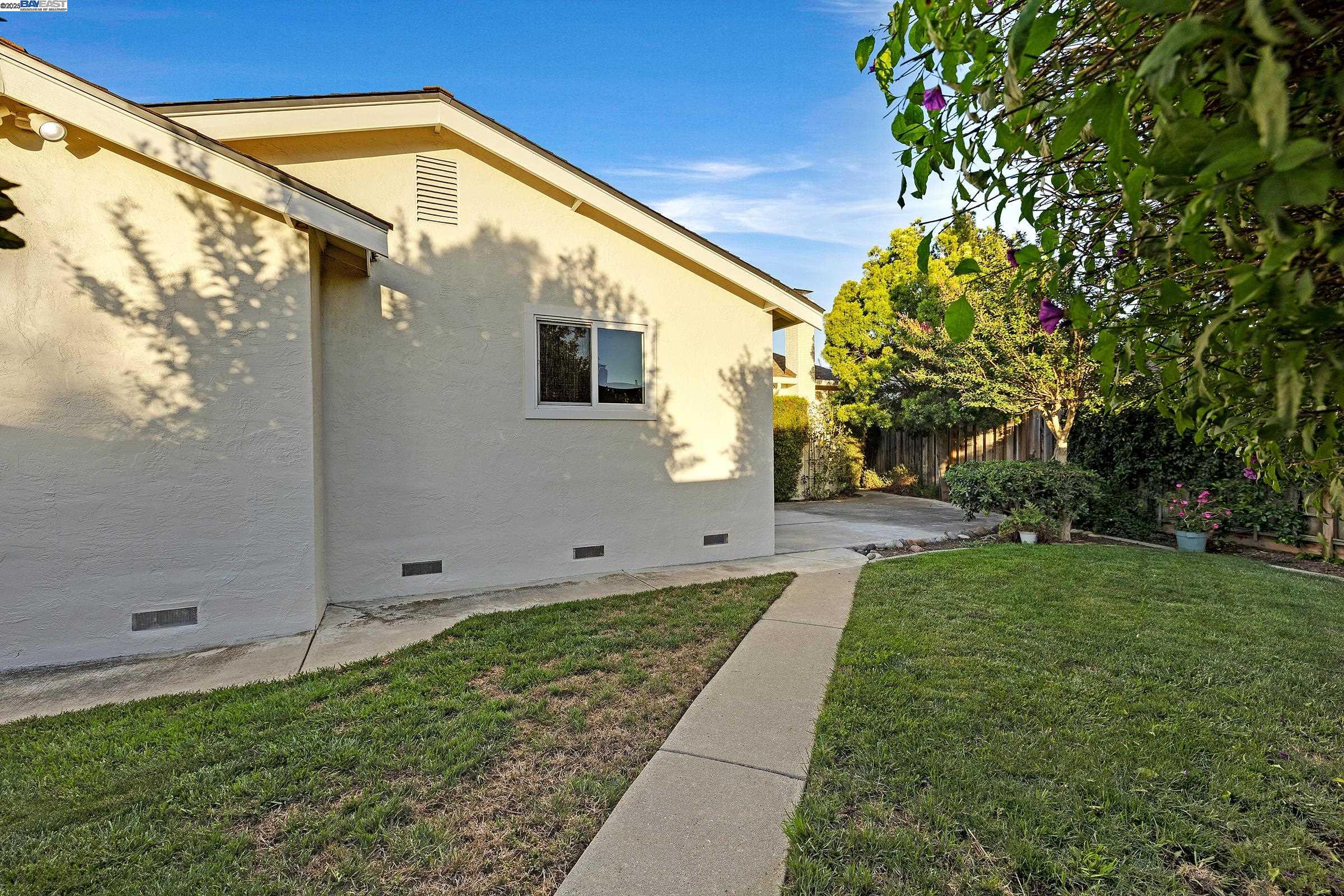 Detail Gallery Image 34 of 45 For 35629 Dee Pl, Fremont,  CA 94536 - 3 Beds | 2 Baths