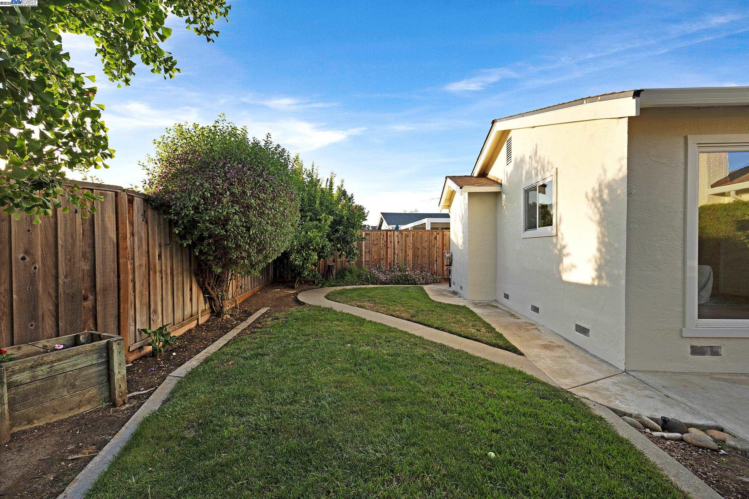 Detail Gallery Image 40 of 45 For 35629 Dee Pl, Fremont,  CA 94536 - 3 Beds | 2 Baths