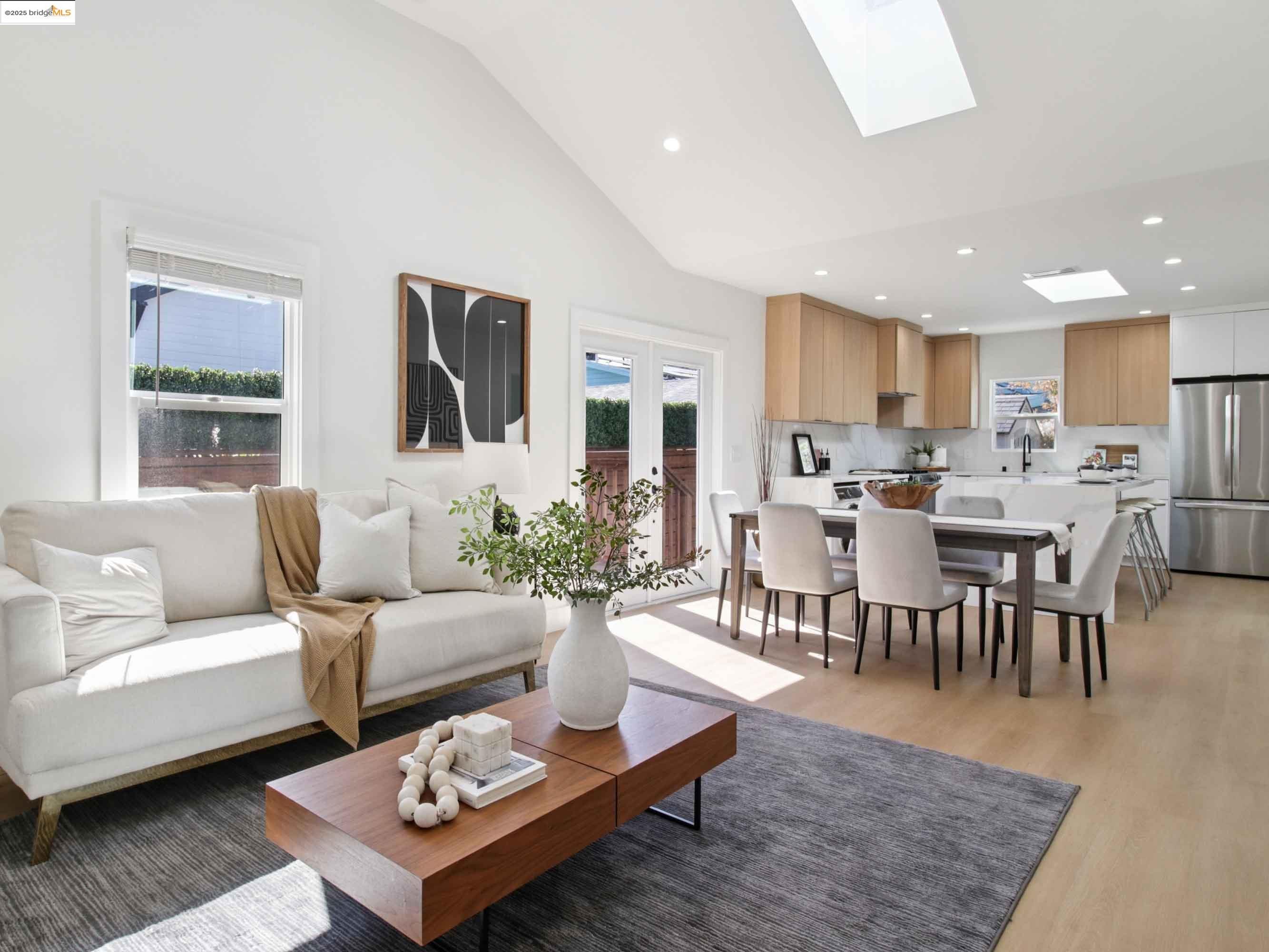 Detail Gallery Image 1 of 26 For 1612 Carleton St, Berkeley,  CA 94703 - 2 Beds | 2 Baths