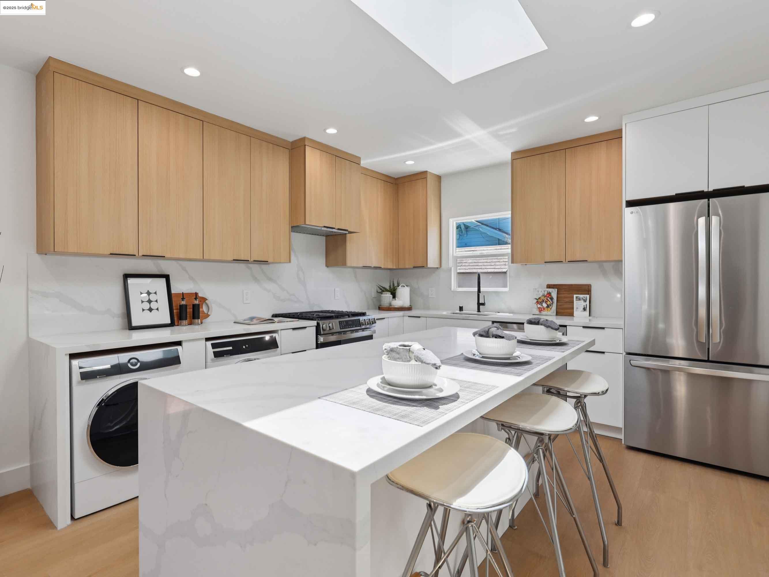 Detail Gallery Image 11 of 26 For 1612 Carleton St, Berkeley,  CA 94703 - 2 Beds | 2 Baths