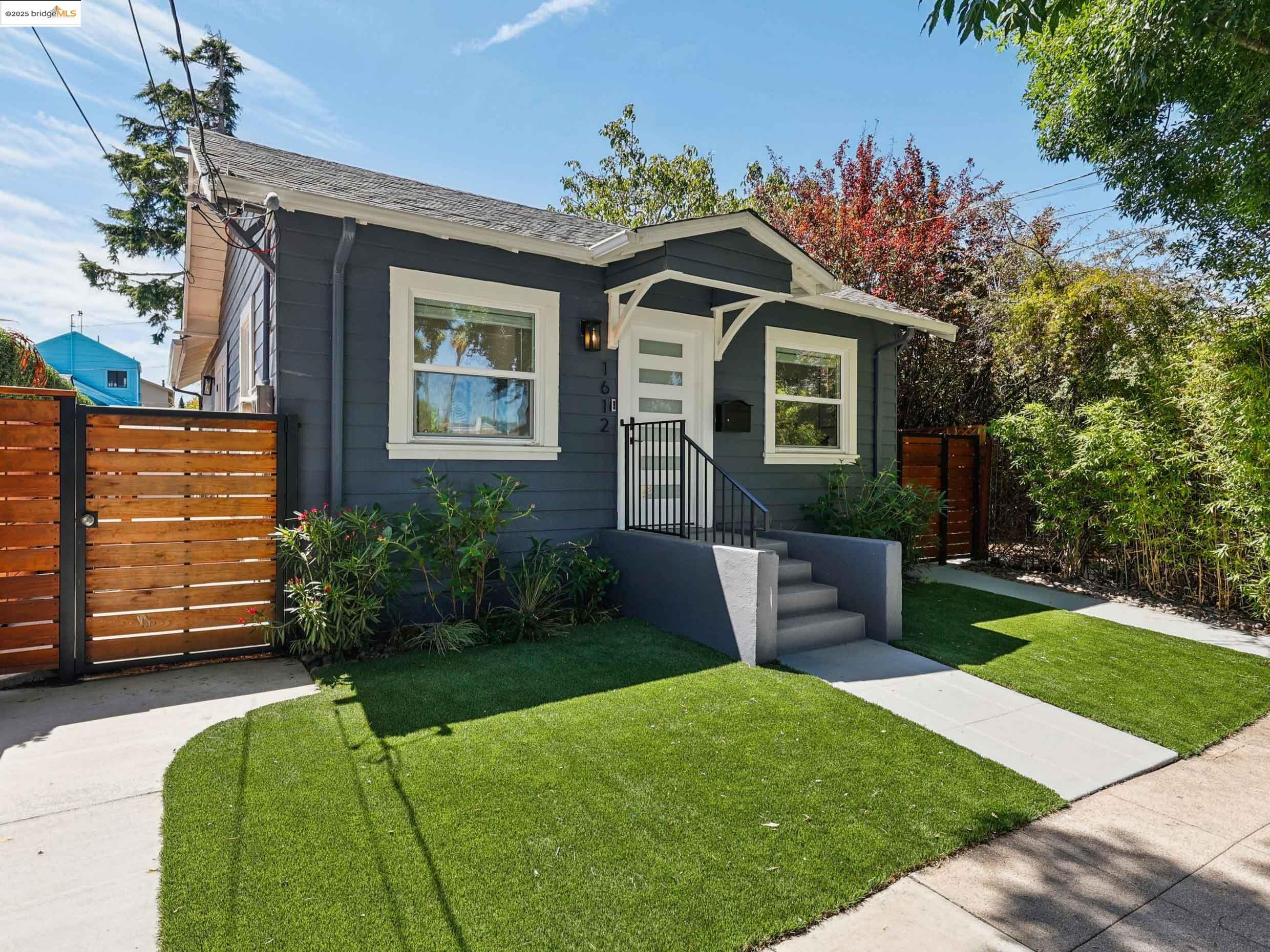 Detail Gallery Image 24 of 26 For 1612 Carleton St, Berkeley,  CA 94703 - 2 Beds | 2 Baths