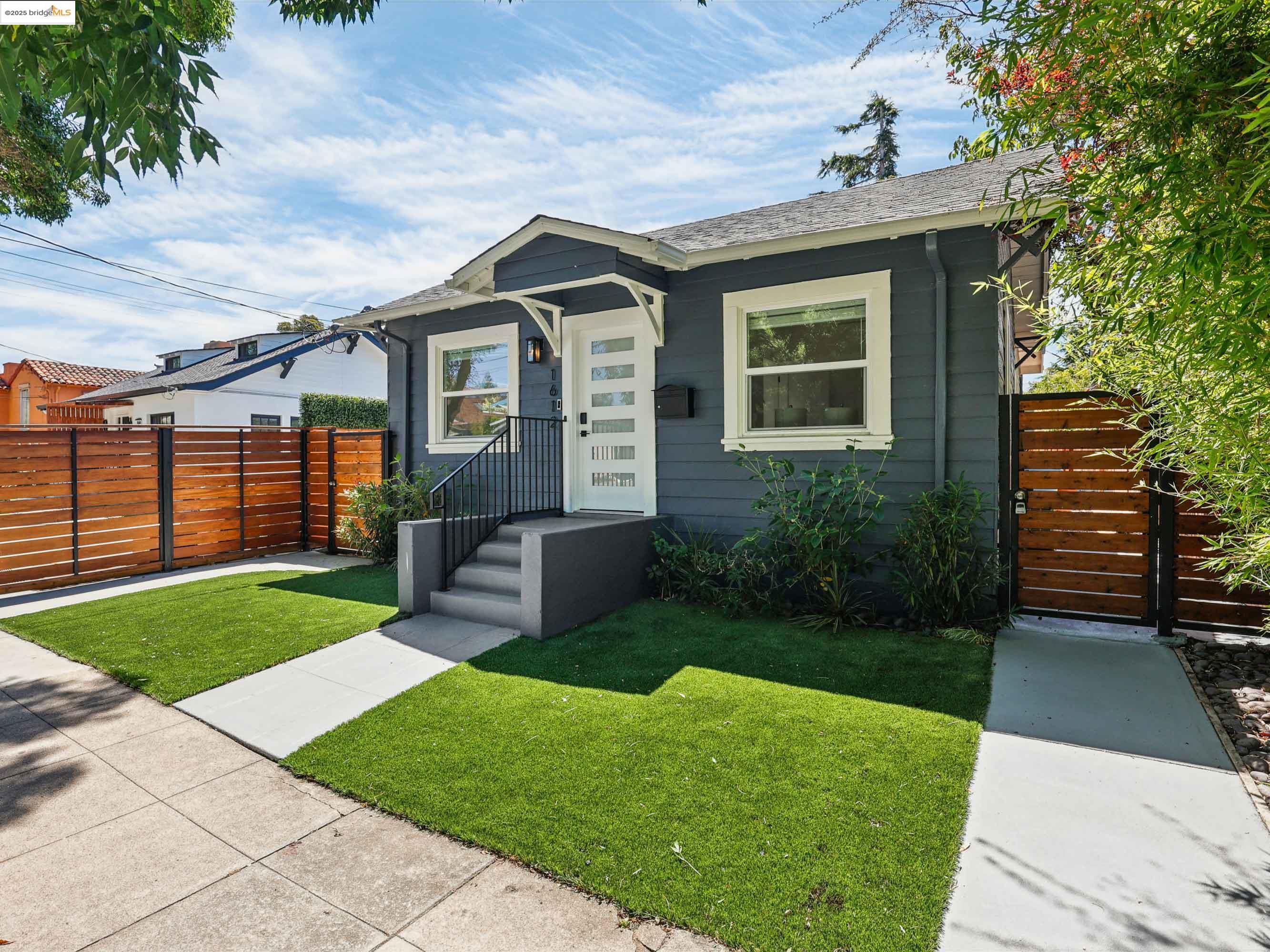 Detail Gallery Image 25 of 26 For 1612 Carleton St, Berkeley,  CA 94703 - 2 Beds | 2 Baths