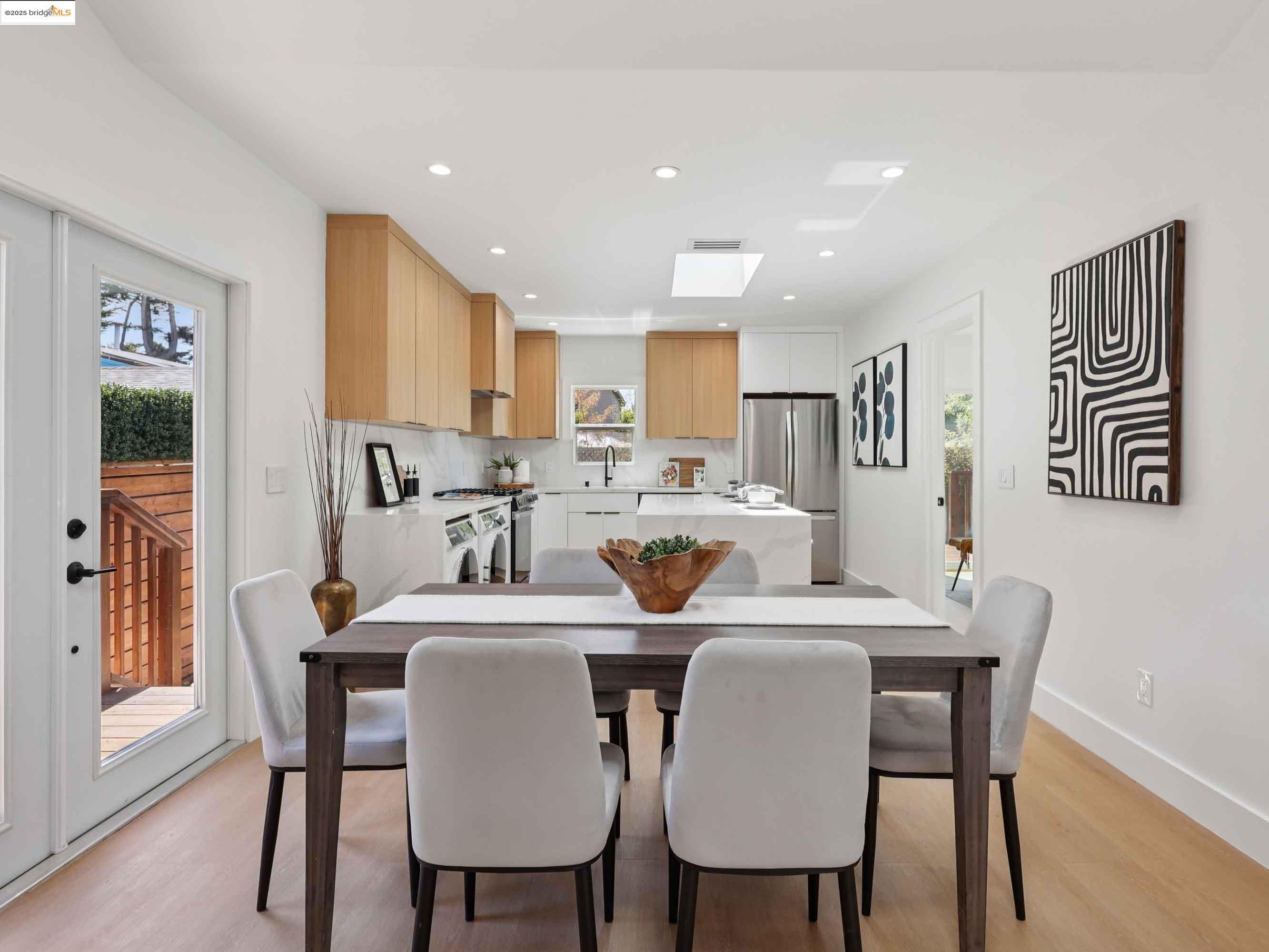 Detail Gallery Image 10 of 26 For 1612 Carleton St, Berkeley,  CA 94703 - 2 Beds | 2 Baths