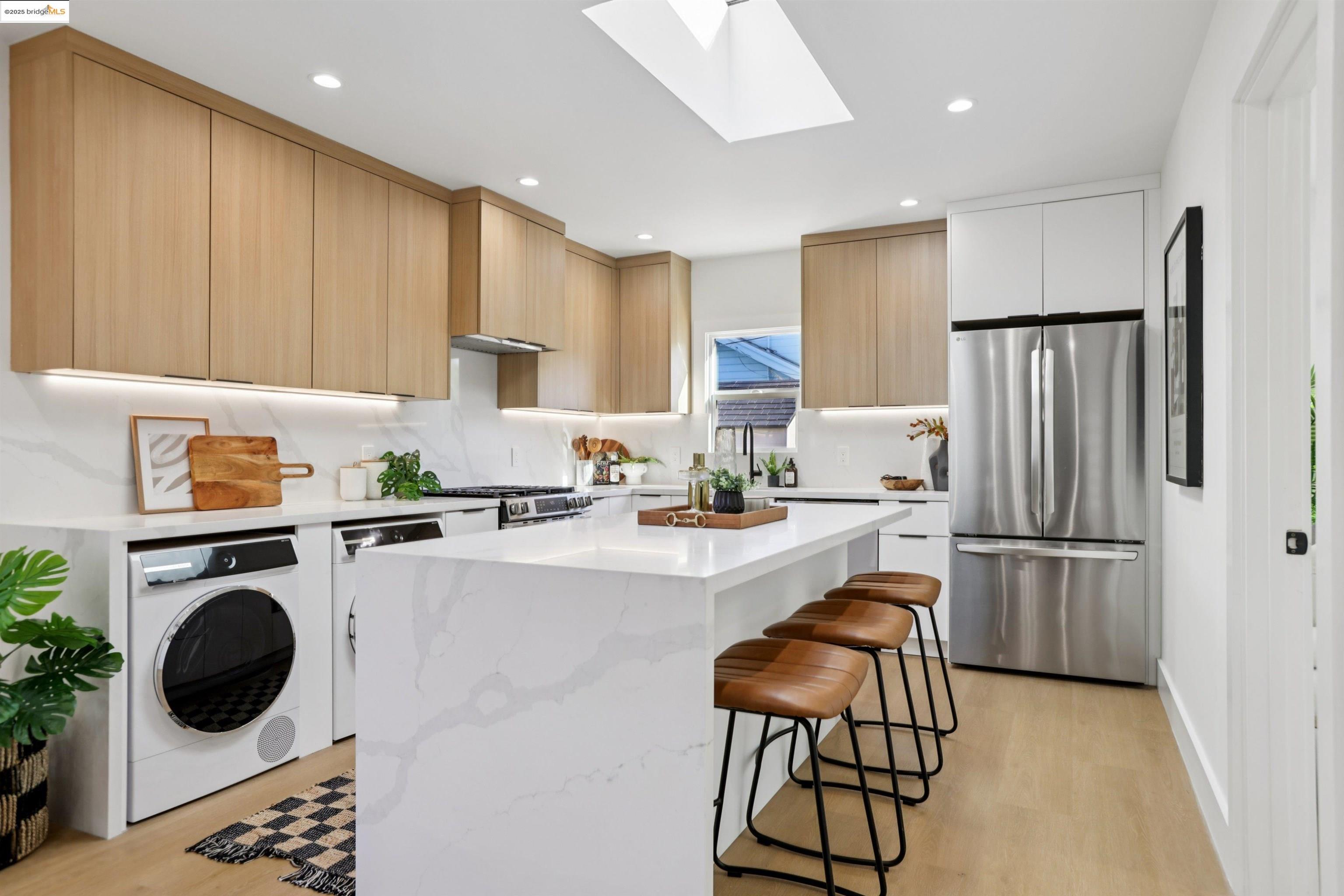 Detail Gallery Image 10 of 35 For 1612 Carleton St, Berkeley,  CA 94703 - 2 Beds | 2 Baths