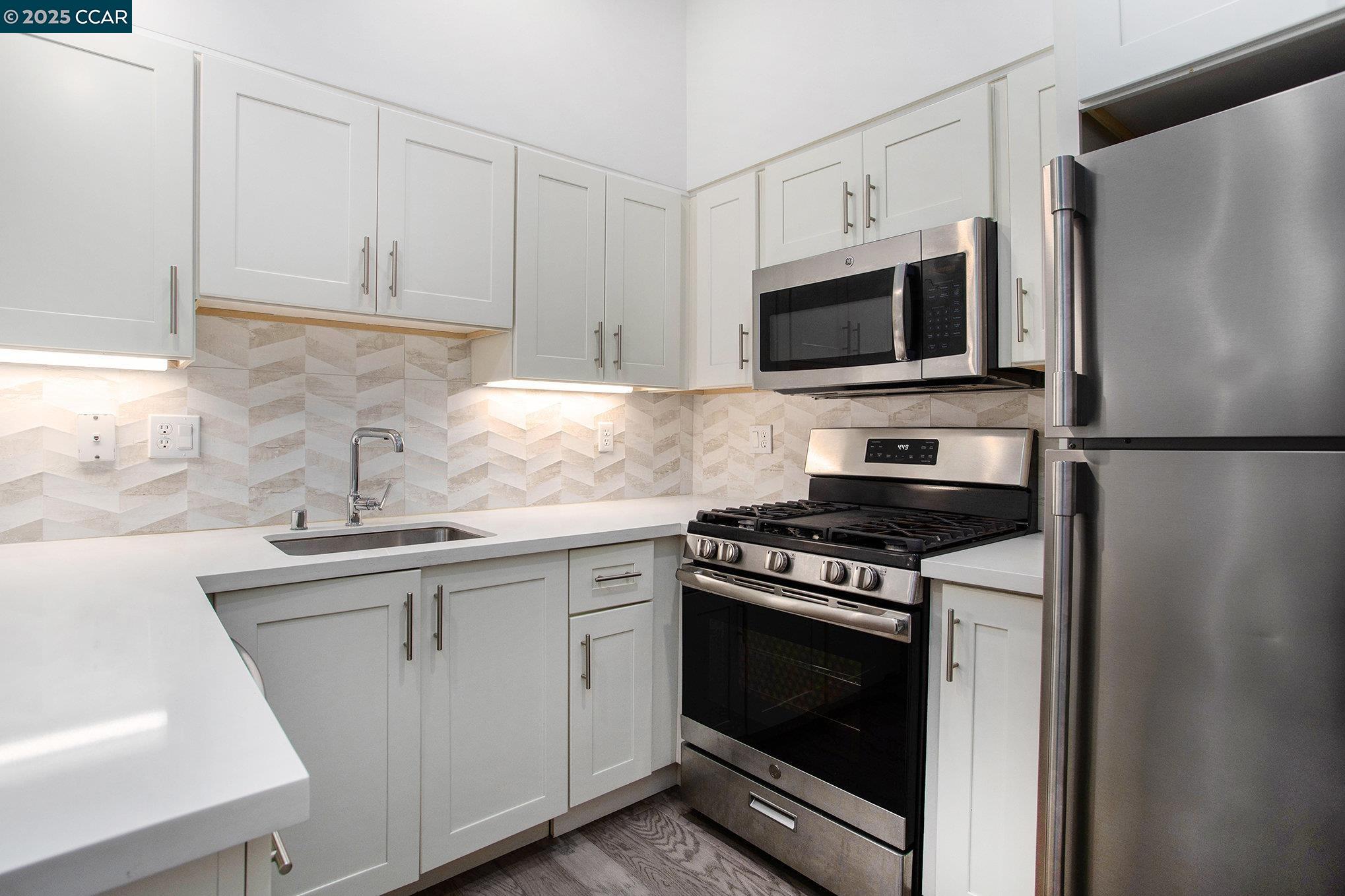 Photo #8: 41107789 Listing: Photo #8