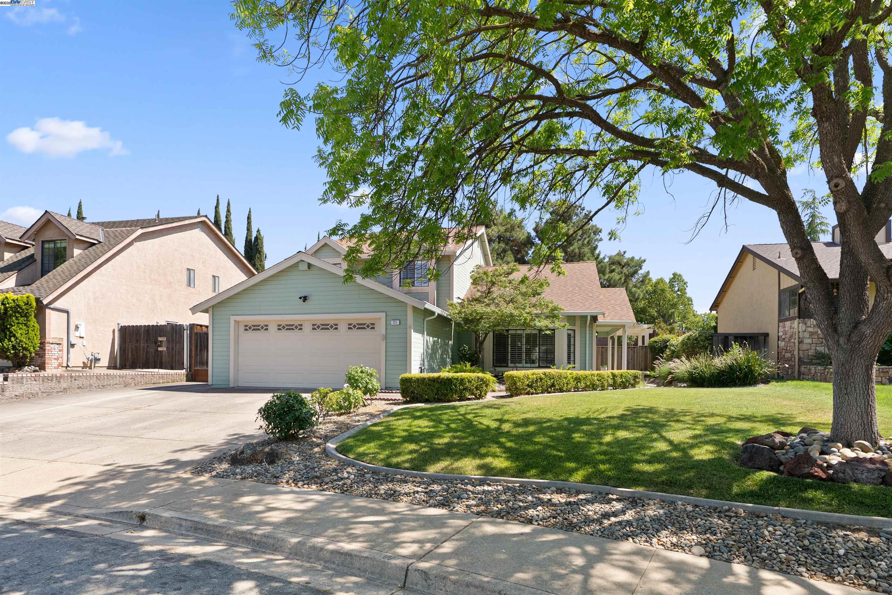 Detail Gallery Image 2 of 43 For 721 Woodmeadow Pl, Oakley,  CA 94561 - 4 Beds | 3 Baths