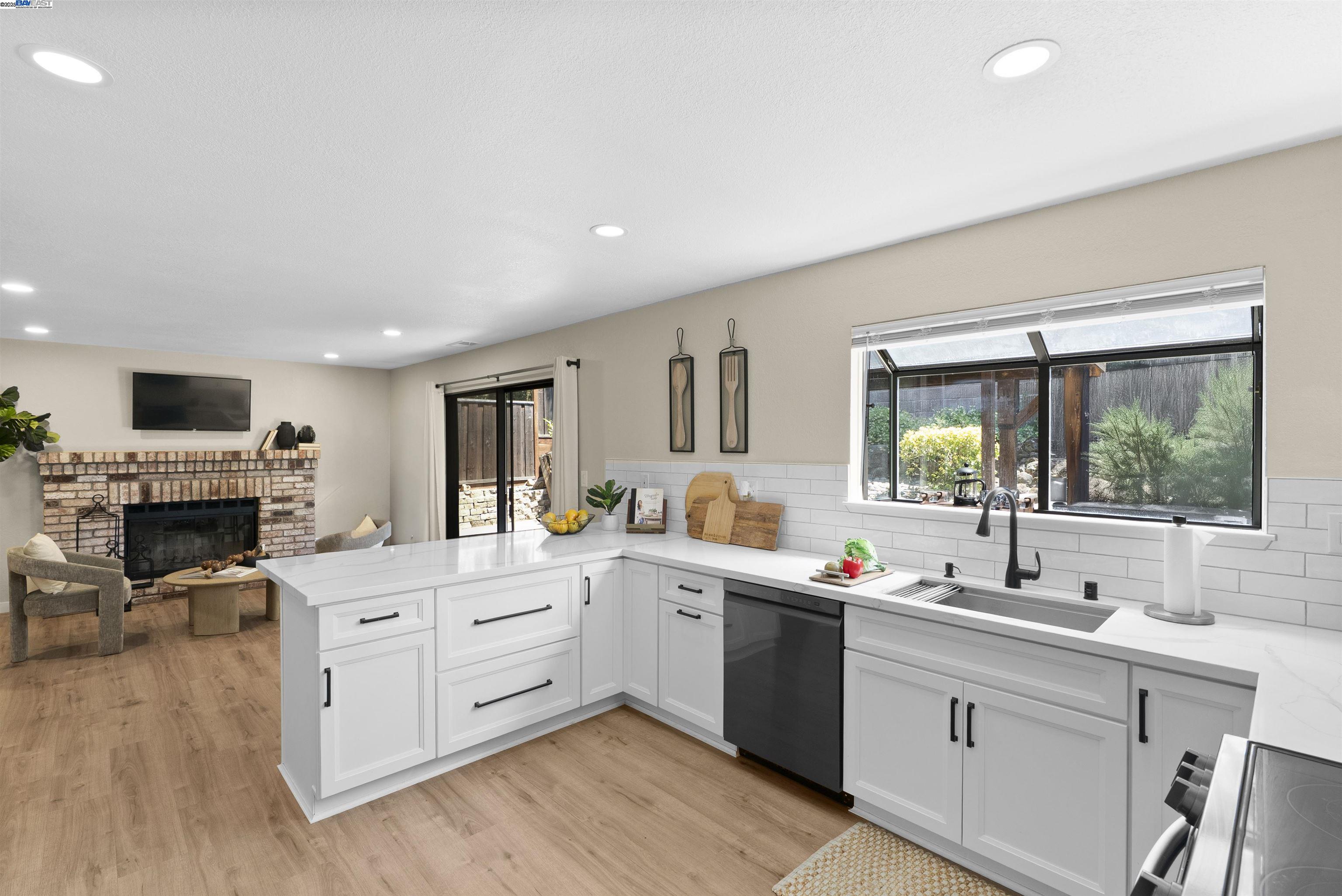 Detail Gallery Image 13 of 43 For 721 Woodmeadow Pl, Oakley,  CA 94561 - 4 Beds | 3 Baths