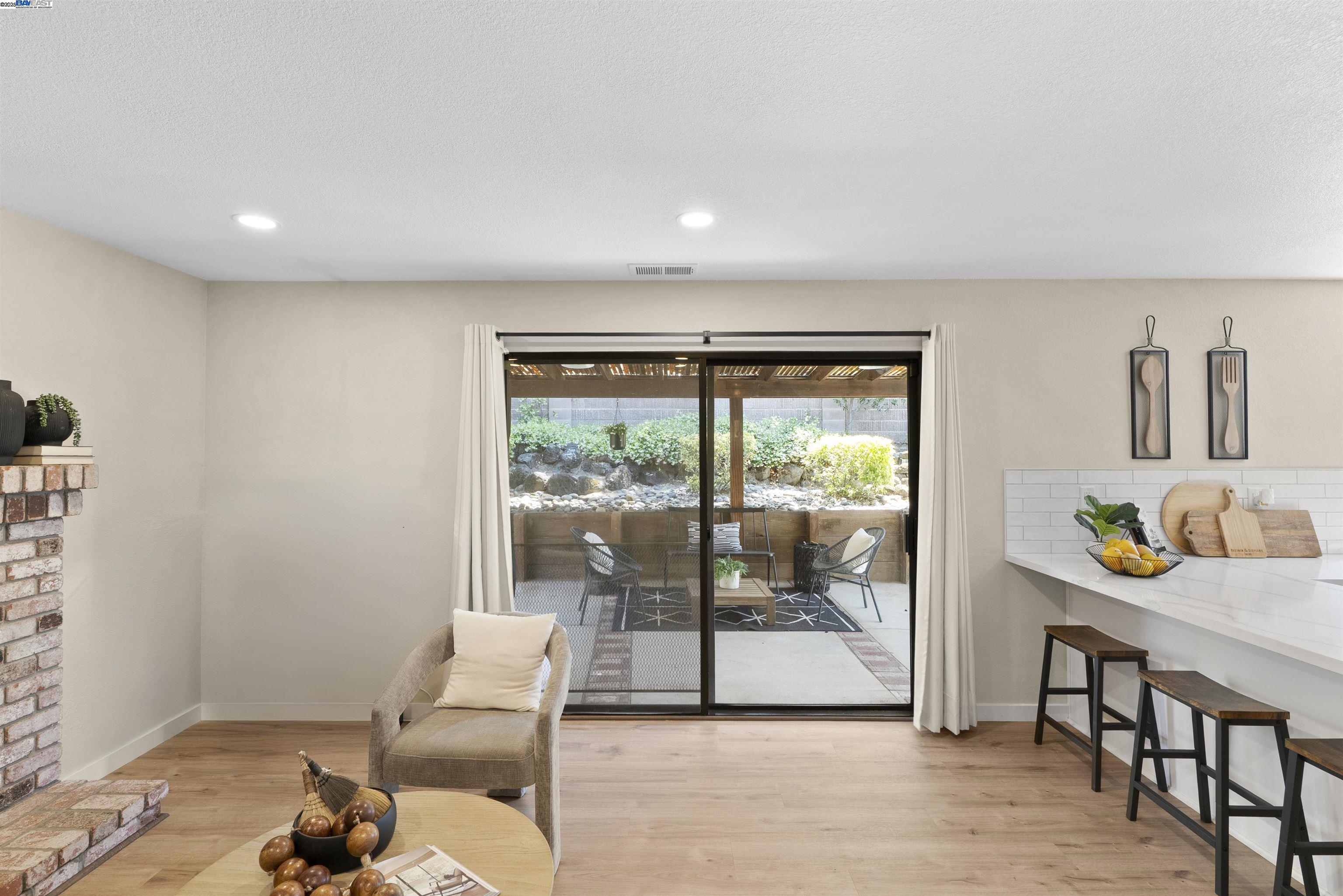 Detail Gallery Image 14 of 43 For 721 Woodmeadow Pl, Oakley,  CA 94561 - 4 Beds | 3 Baths