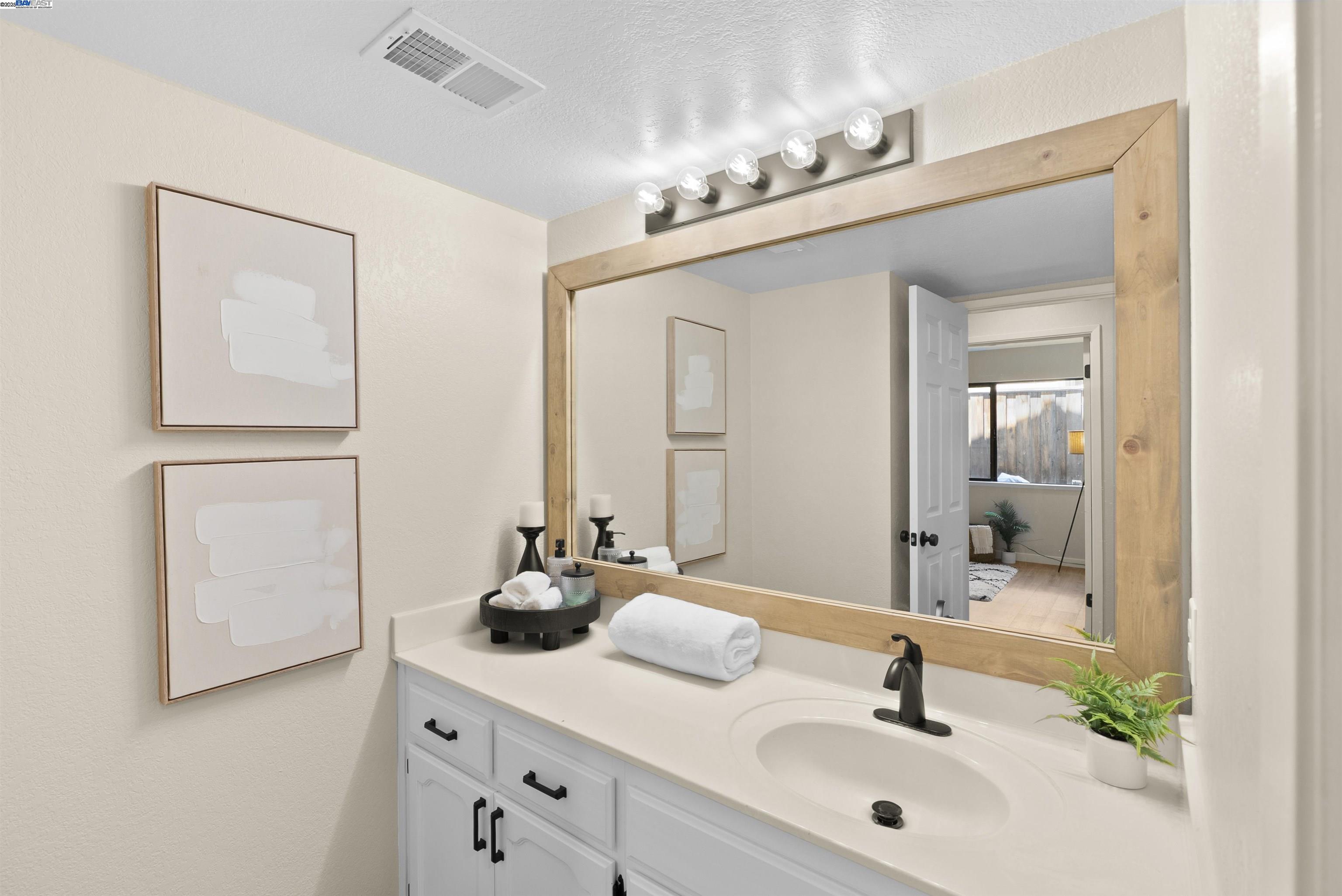 Detail Gallery Image 18 of 43 For 721 Woodmeadow Pl, Oakley,  CA 94561 - 4 Beds | 3 Baths