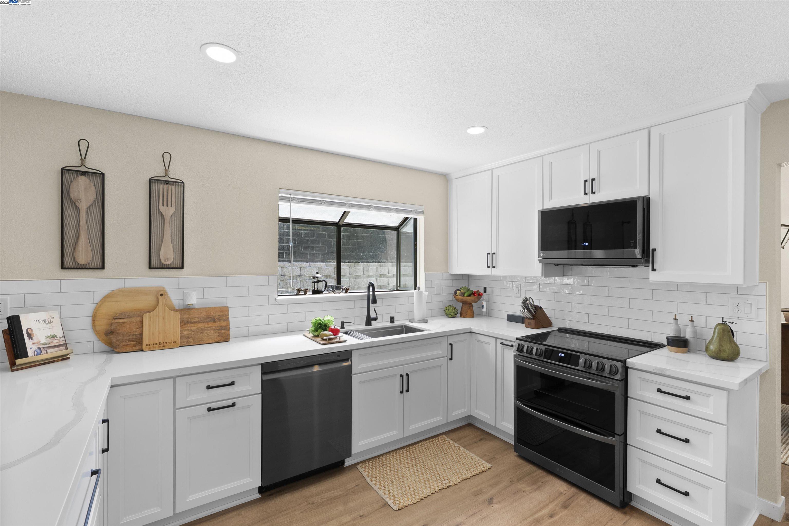Detail Gallery Image 9 of 43 For 721 Woodmeadow Pl, Oakley,  CA 94561 - 4 Beds | 3 Baths