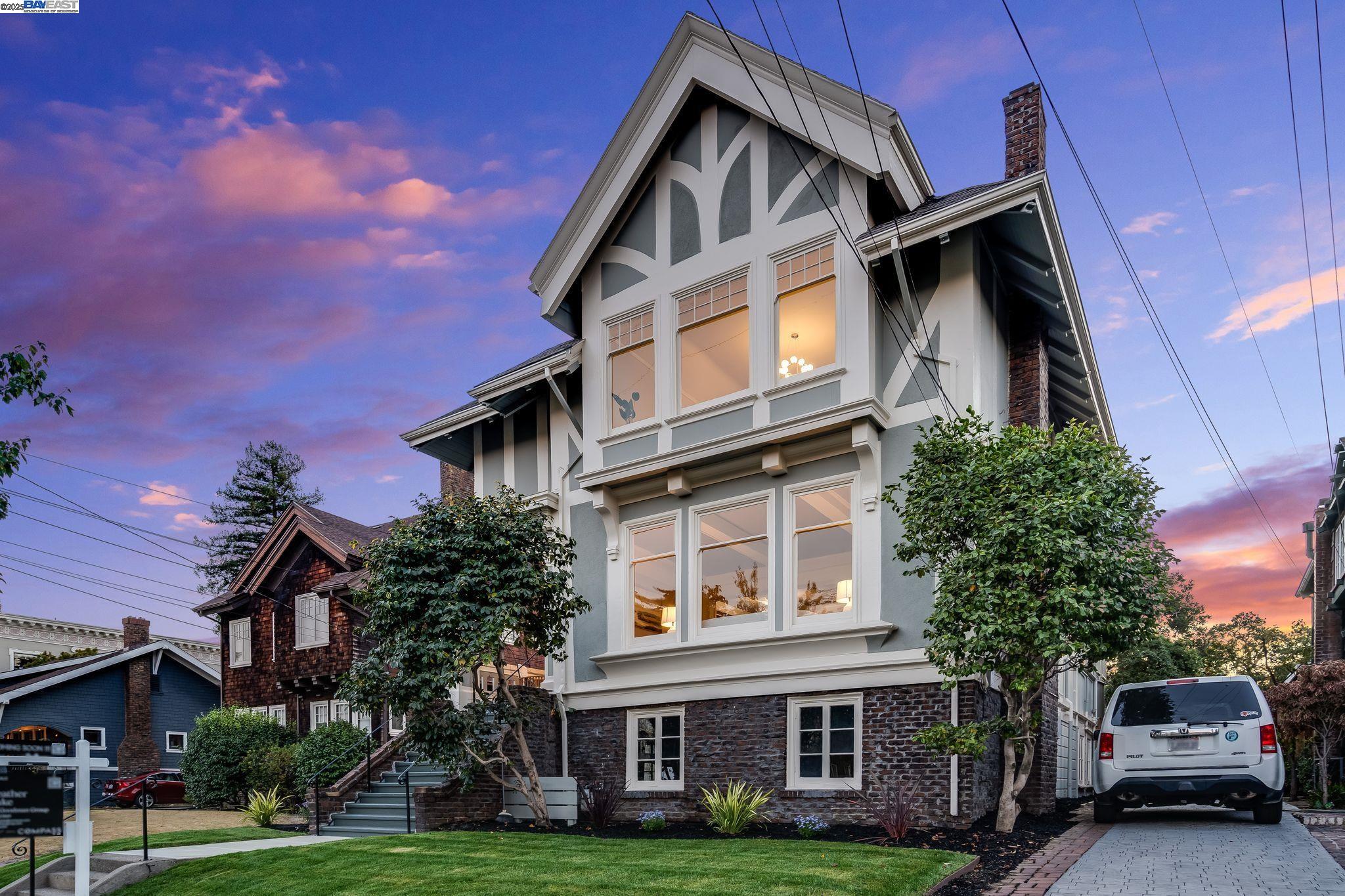 Detail Gallery Image 2 of 60 For 1247 Sherman St, Alameda,  CA 94501 - 6 Beds | 3/1 Baths