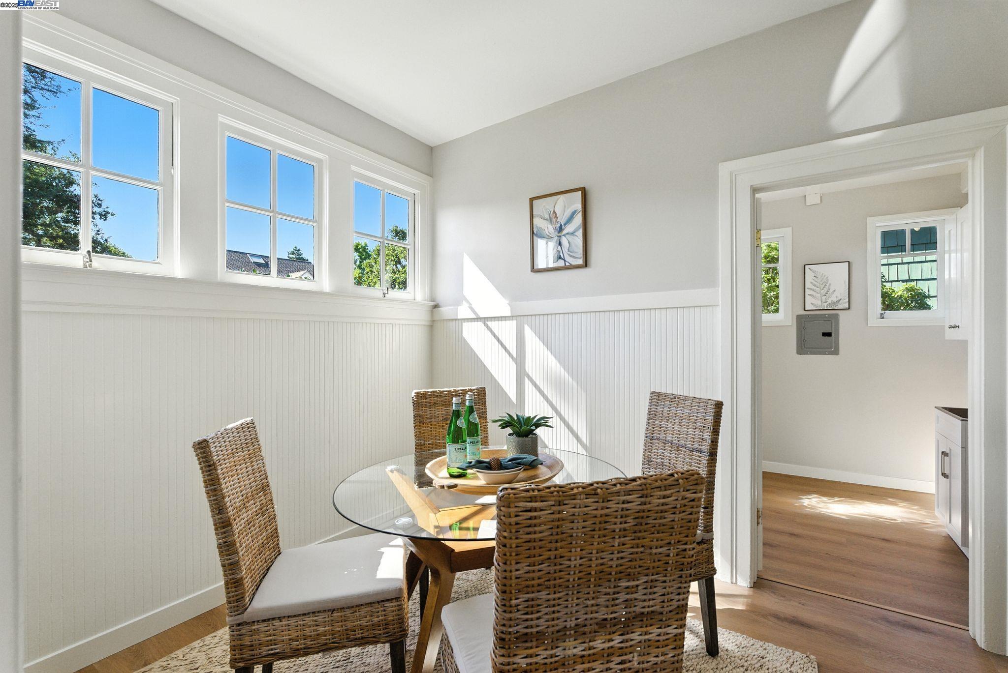 Detail Gallery Image 12 of 60 For 1247 Sherman St, Alameda,  CA 94501 - 6 Beds | 3/1 Baths