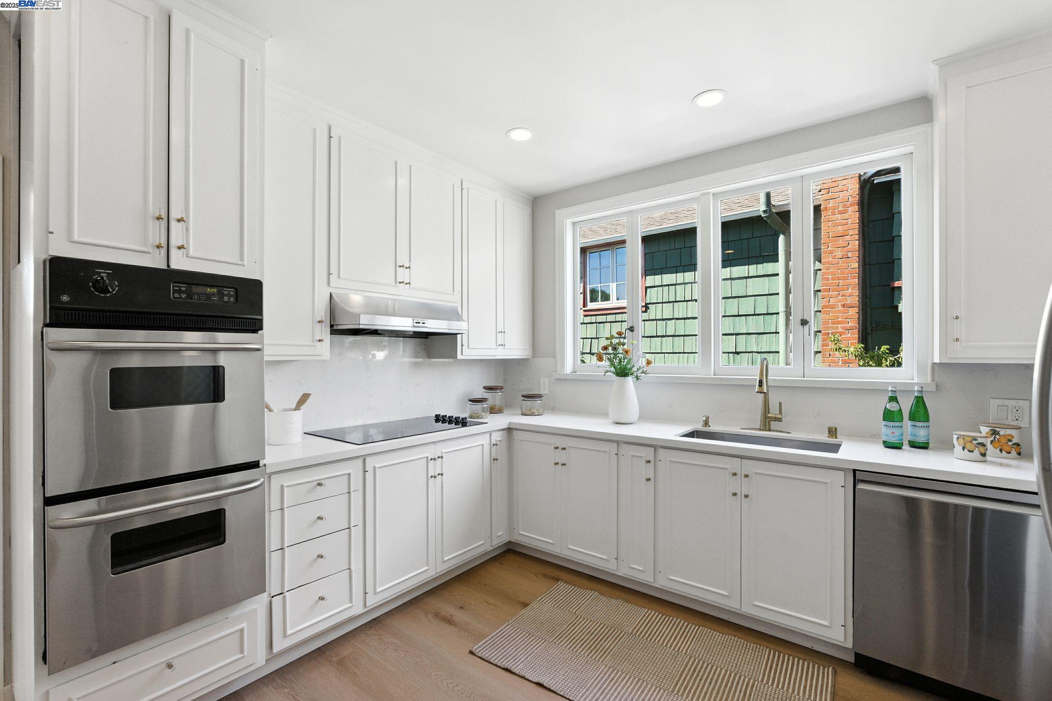 Detail Gallery Image 14 of 60 For 1247 Sherman St, Alameda,  CA 94501 - 6 Beds | 3/1 Baths