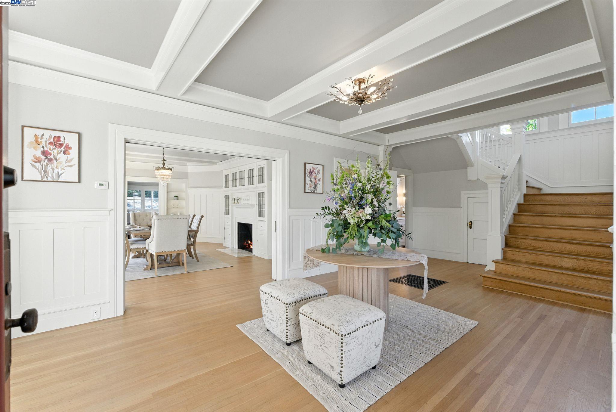 Detail Gallery Image 4 of 60 For 1247 Sherman St, Alameda,  CA 94501 - 6 Beds | 3/1 Baths