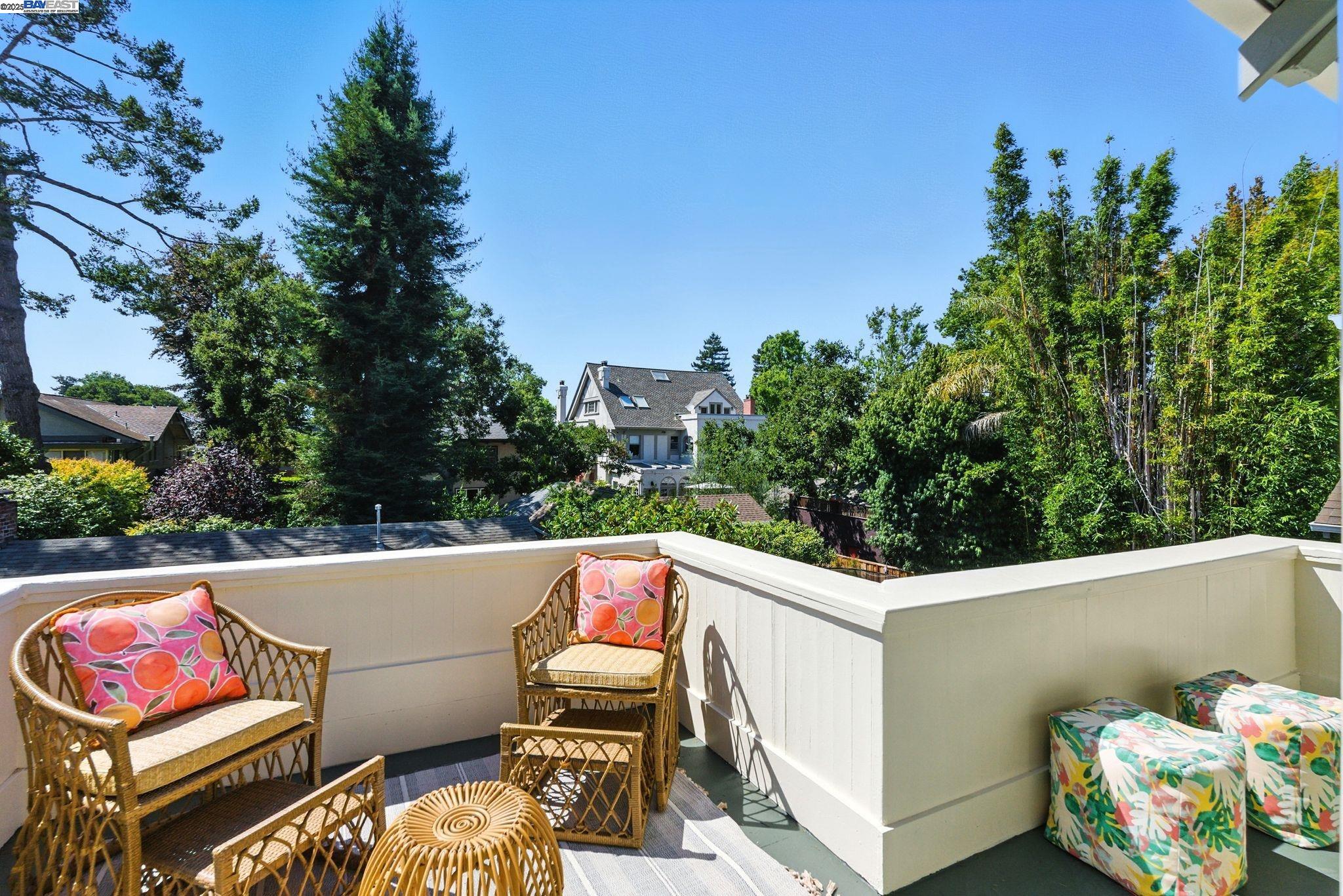 Detail Gallery Image 32 of 60 For 1247 Sherman St, Alameda,  CA 94501 - 6 Beds | 3/1 Baths