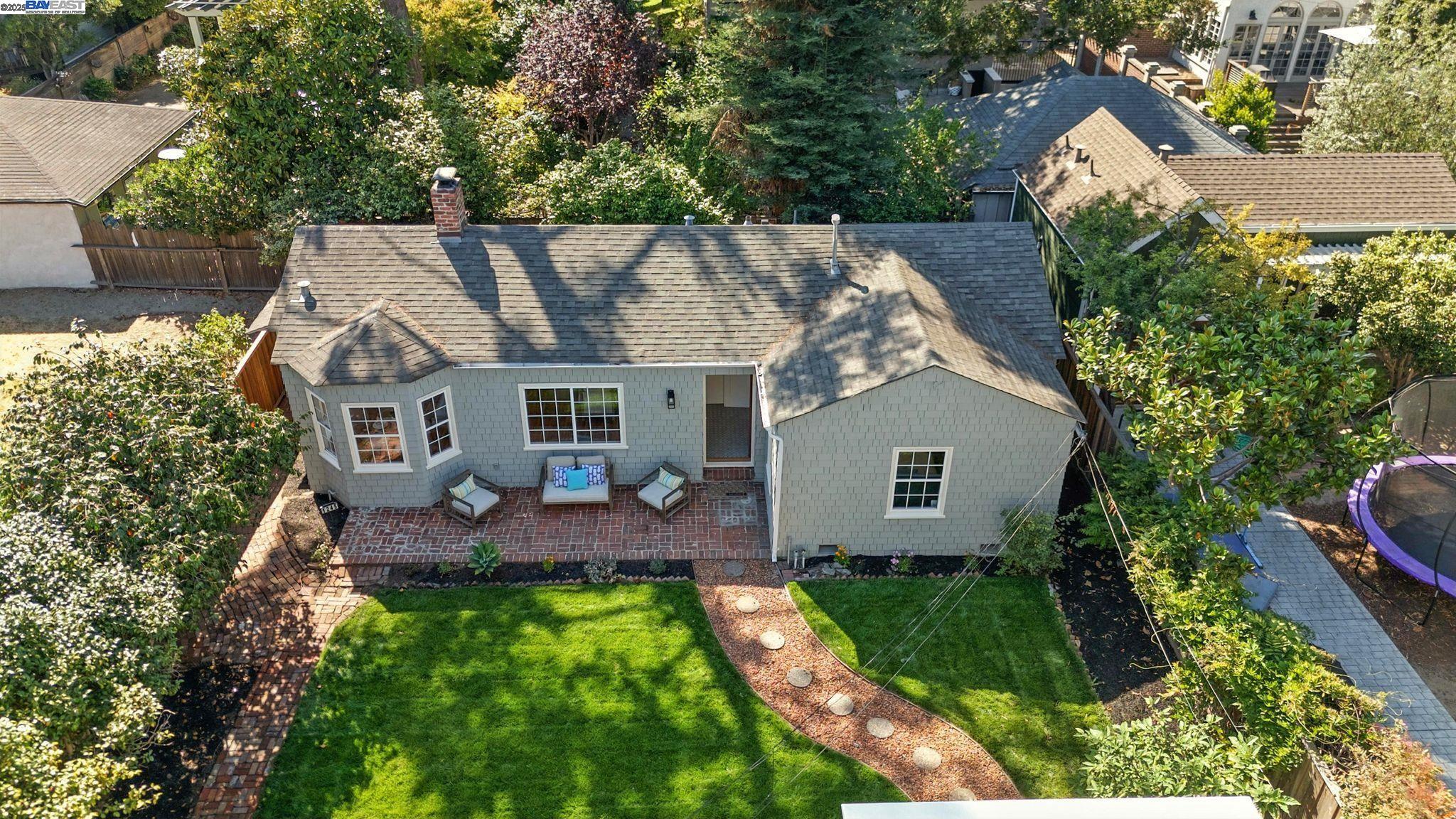 Detail Gallery Image 34 of 60 For 1247 Sherman St, Alameda,  CA 94501 - 6 Beds | 3/1 Baths