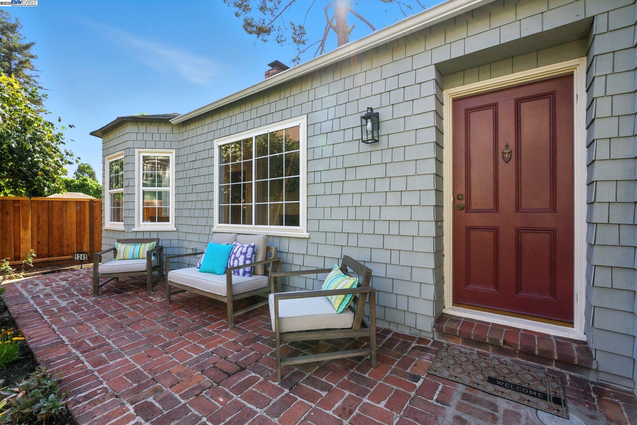 Detail Gallery Image 39 of 60 For 1247 Sherman St, Alameda,  CA 94501 - 6 Beds | 3/1 Baths