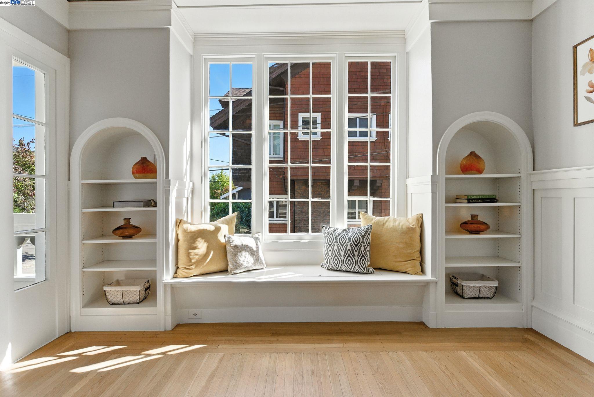 Detail Gallery Image 5 of 60 For 1247 Sherman St, Alameda,  CA 94501 - 6 Beds | 3/1 Baths
