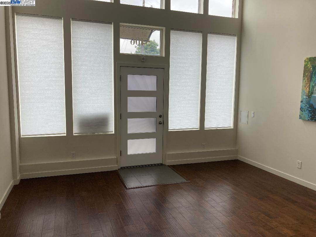 Detail Gallery Image 3 of 29 For 5406 Trask St, Oakland,  CA 94601 - 2 Beds | 2 Baths