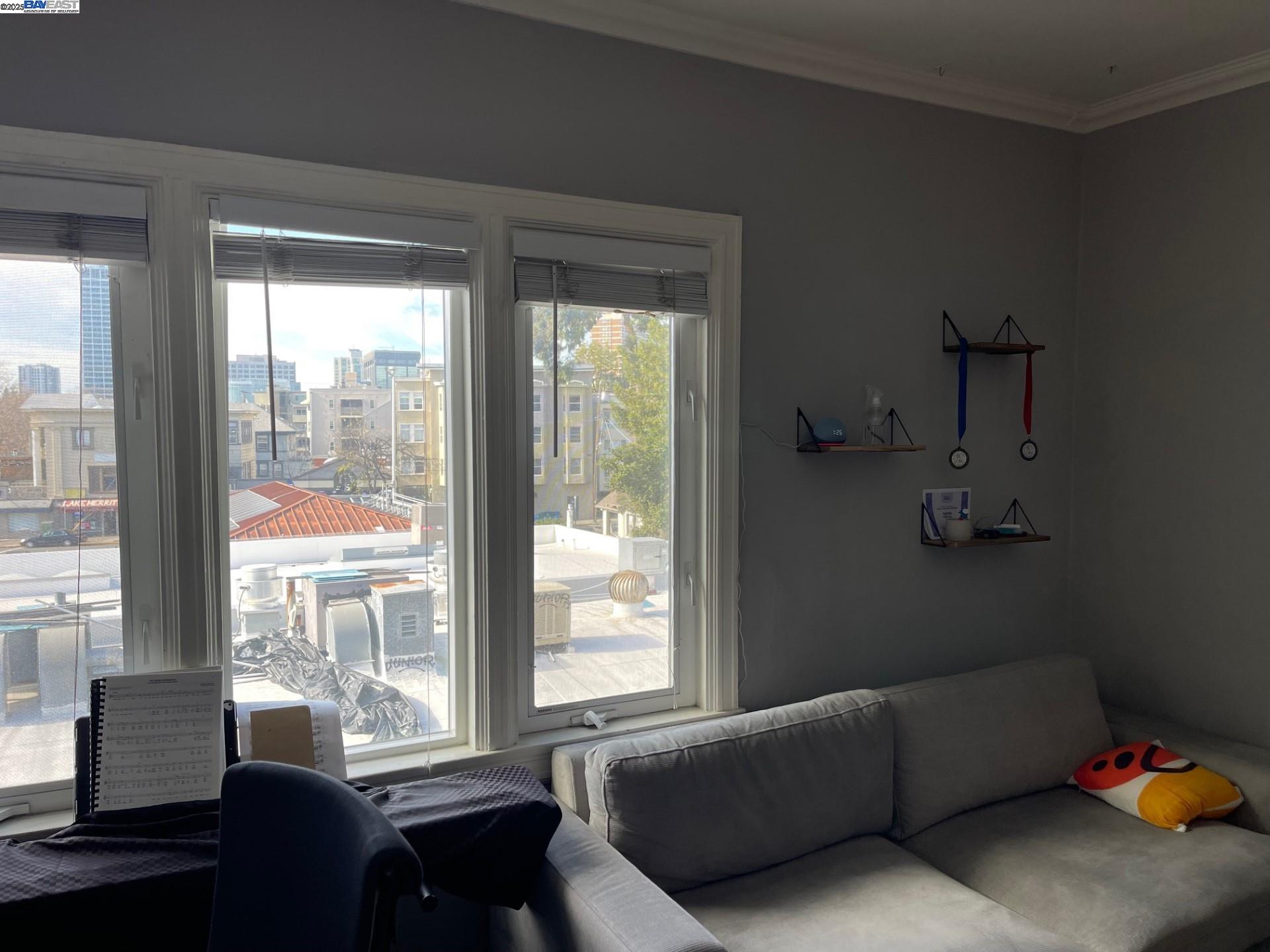 Detail Gallery Image 14 of 20 For 370 Grand Ave #5,  Oakland,  CA 94610 - 2 Beds | 2 Baths