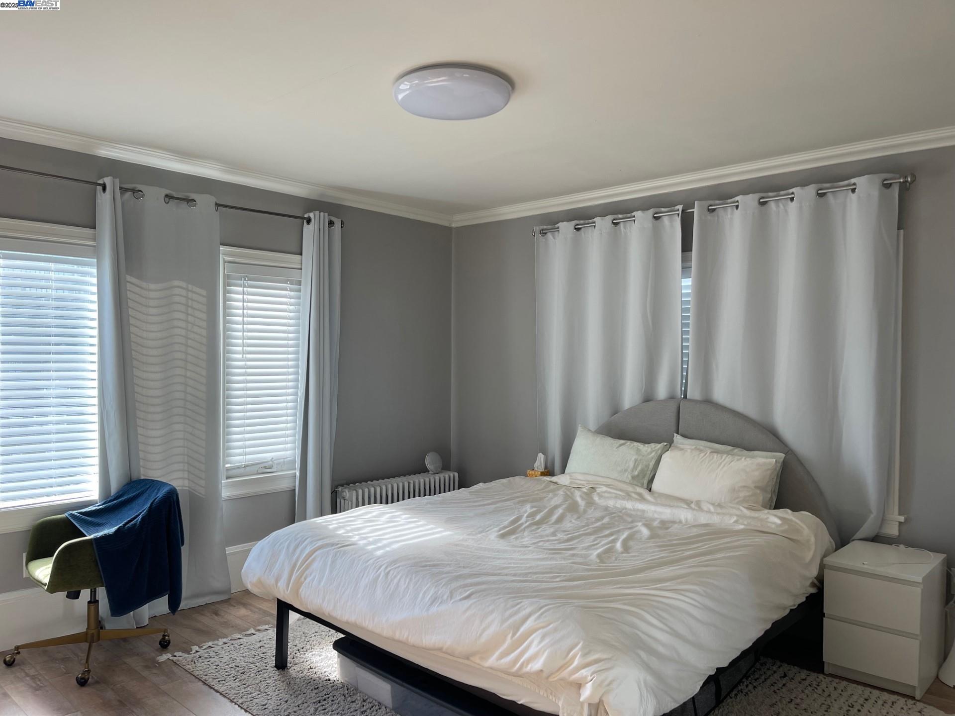 Detail Gallery Image 7 of 20 For 370 Grand Ave #5,  Oakland,  CA 94610 - 2 Beds | 2 Baths
