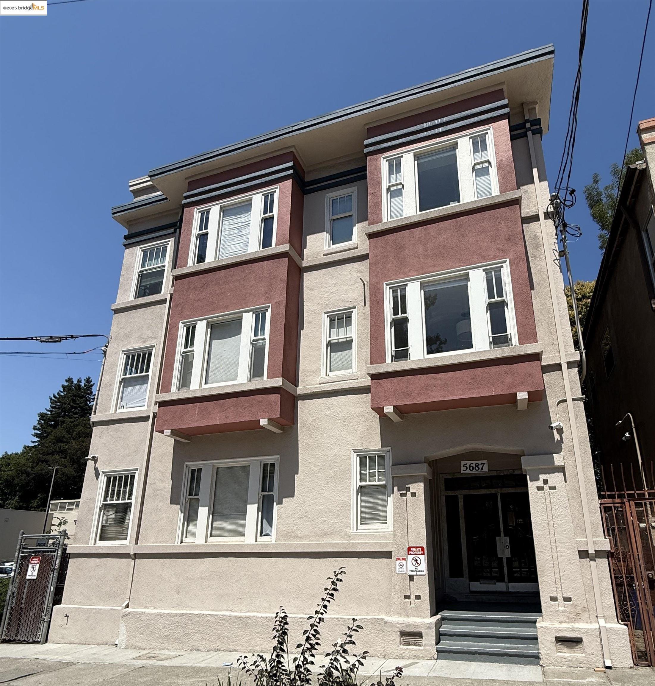 Detail Gallery Image 6 of 11 For 5687 Miles Ave, Oakland,  CA 94618 - – Beds | – Baths