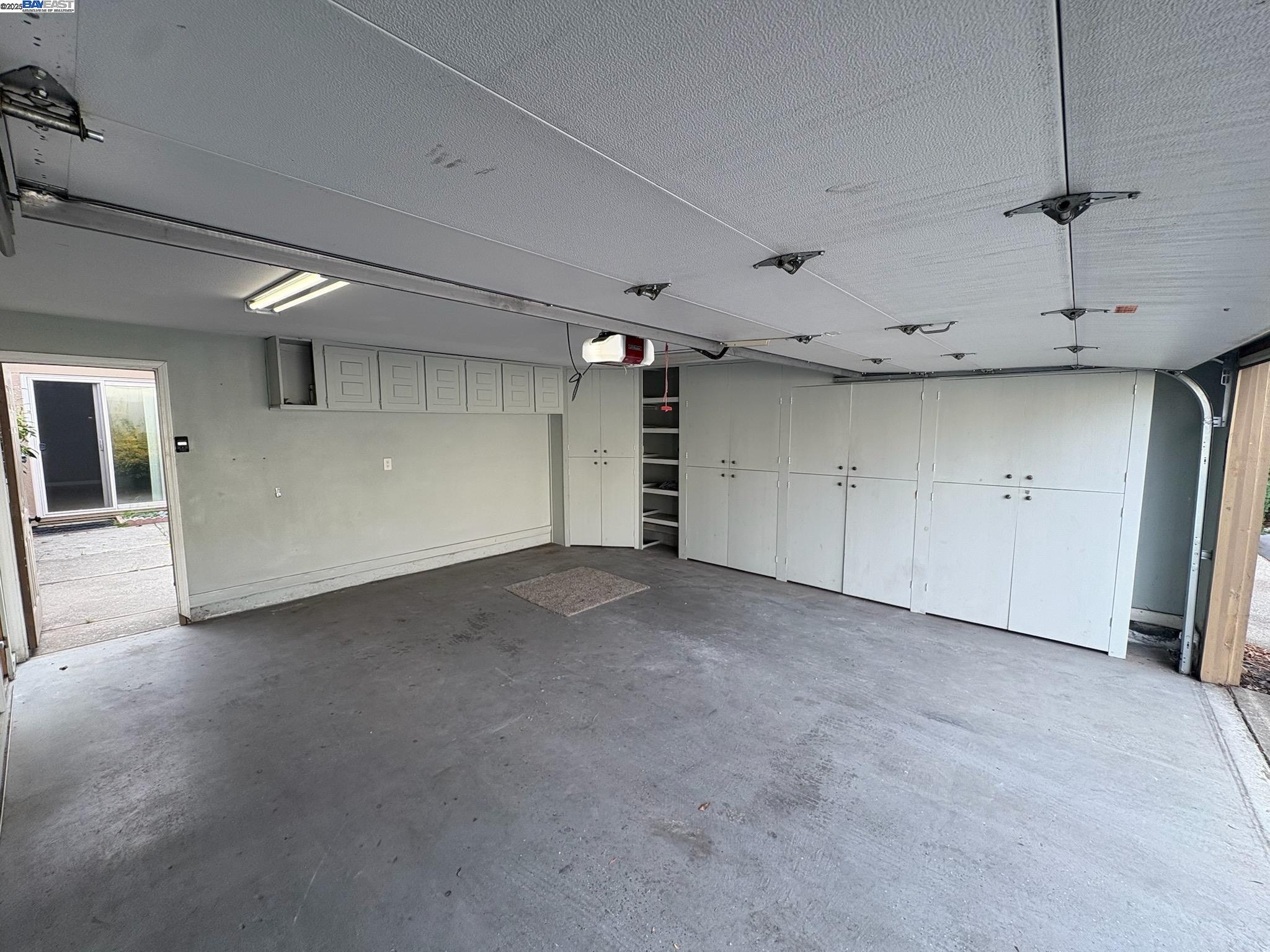 Detail Gallery Image 22 of 32 For 3315 Willis Lane, Alameda,  CA 94502 - 3 Beds | 2/1 Baths