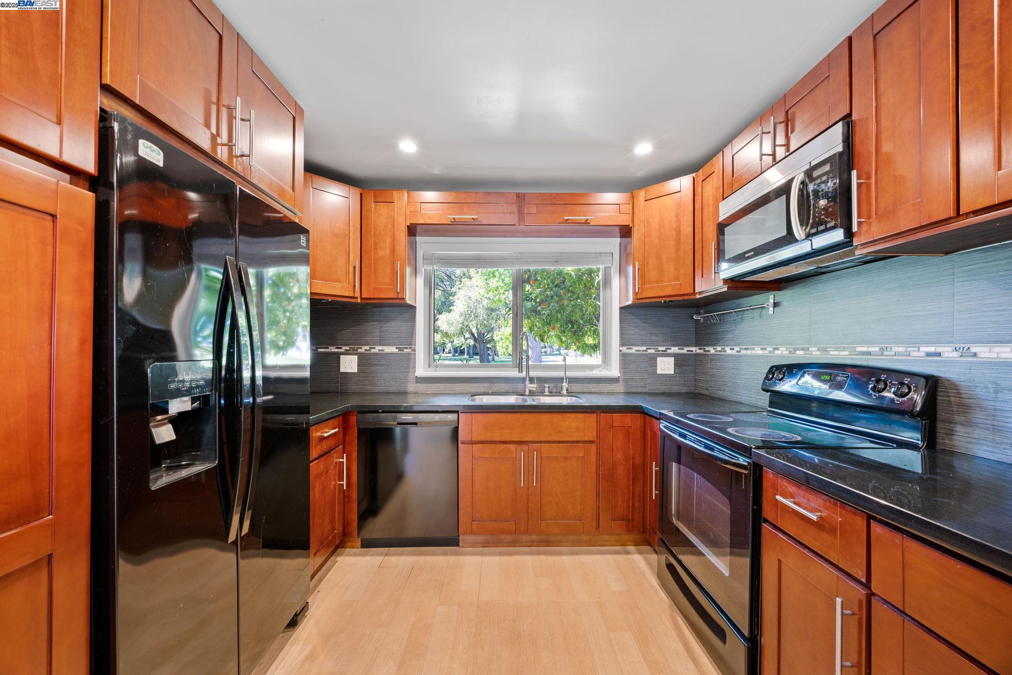 Photo #7: 41107800 Listing: Photo #7