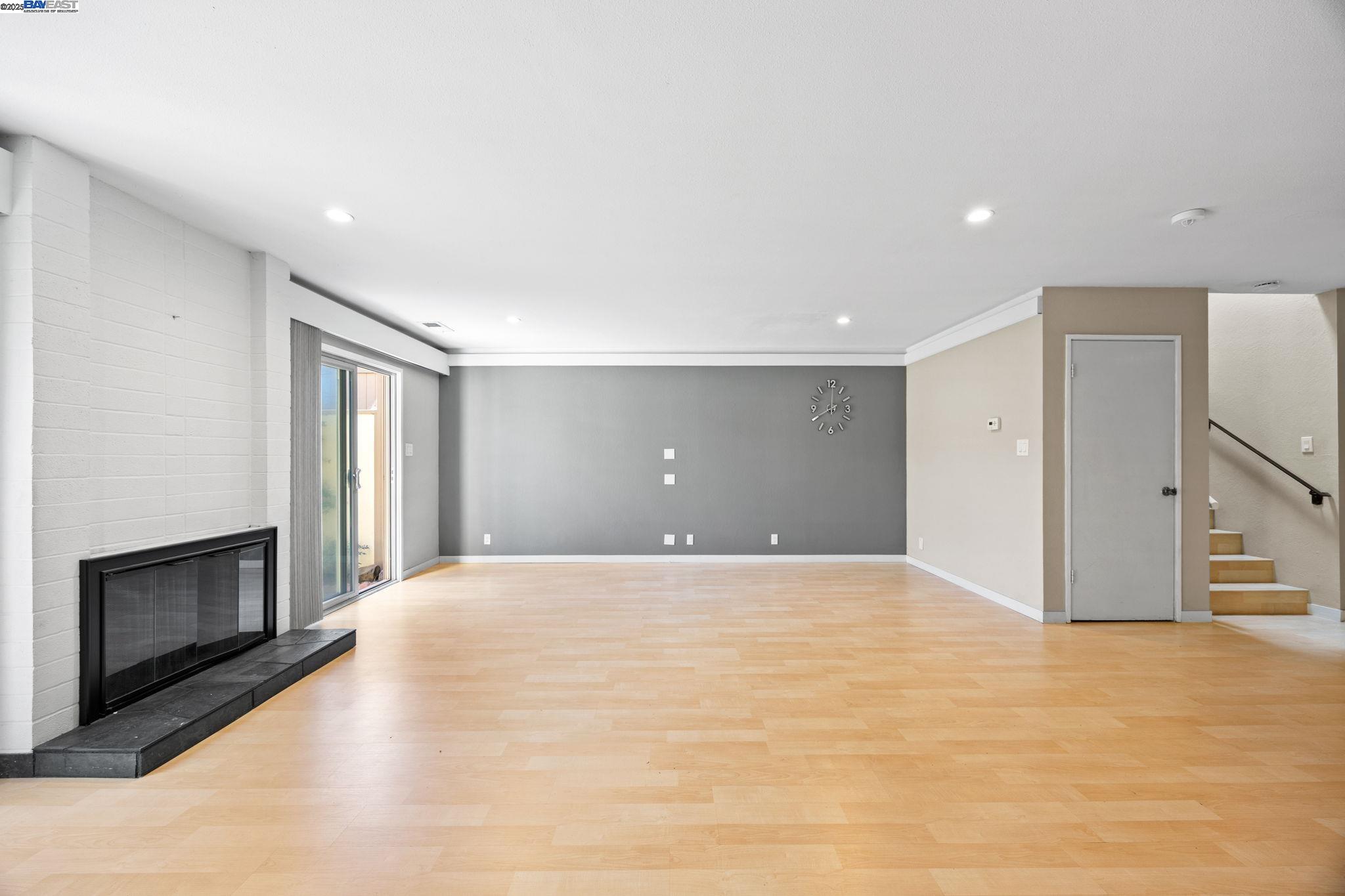 Detail Gallery Image 9 of 32 For 3315 Willis Lane, Alameda,  CA 94502 - 3 Beds | 2/1 Baths