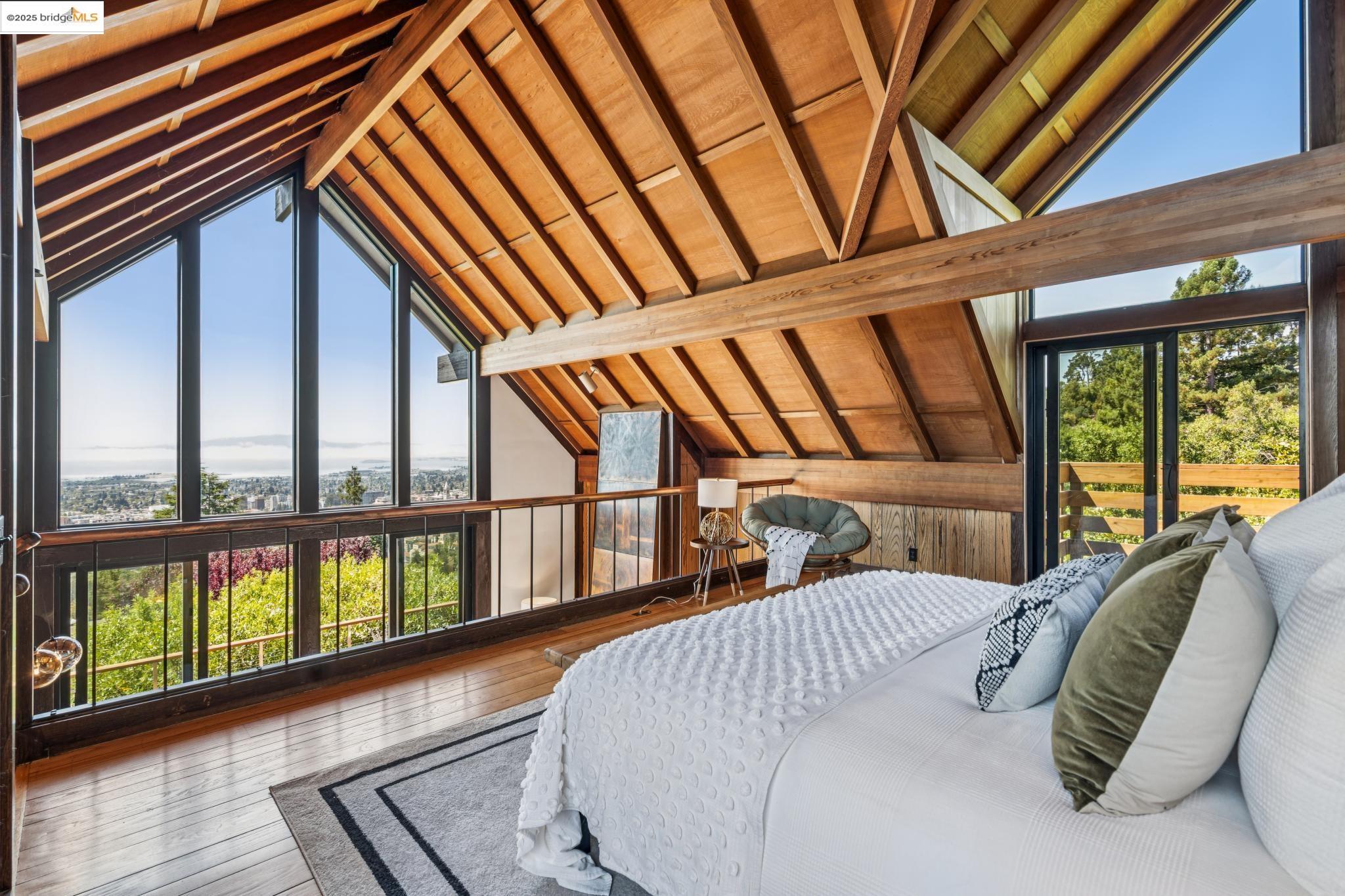 Detail Gallery Image 25 of 54 For 690 Panoramic Way, Berkeley,  CA 94704-2537 - 3 Beds | 3 Baths