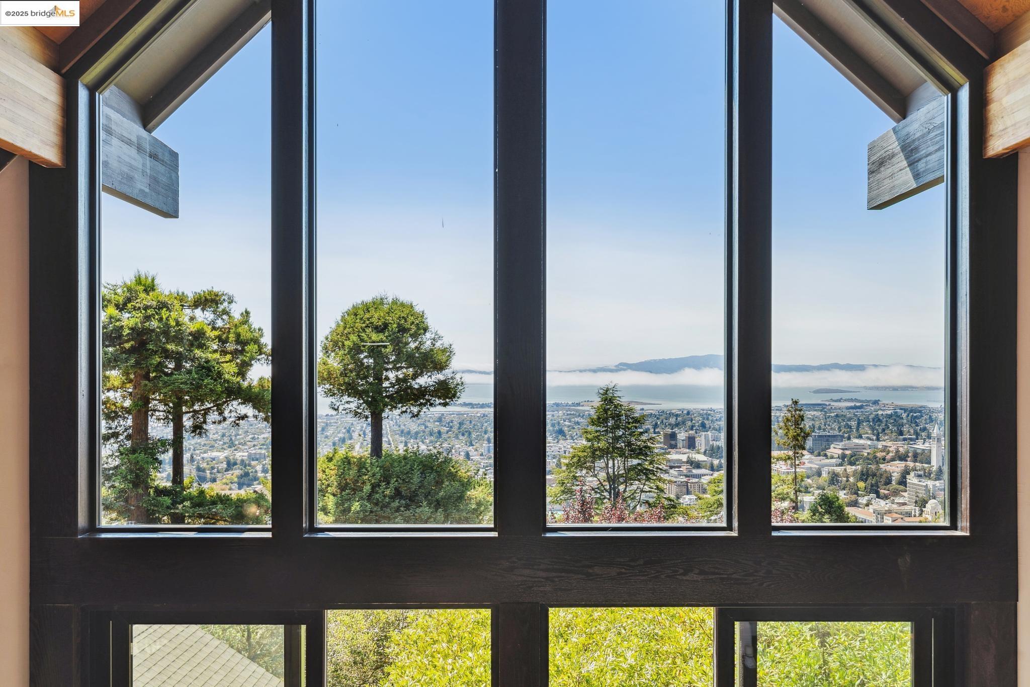 Detail Gallery Image 26 of 54 For 690 Panoramic Way, Berkeley,  CA 94704-2537 - 3 Beds | 3 Baths