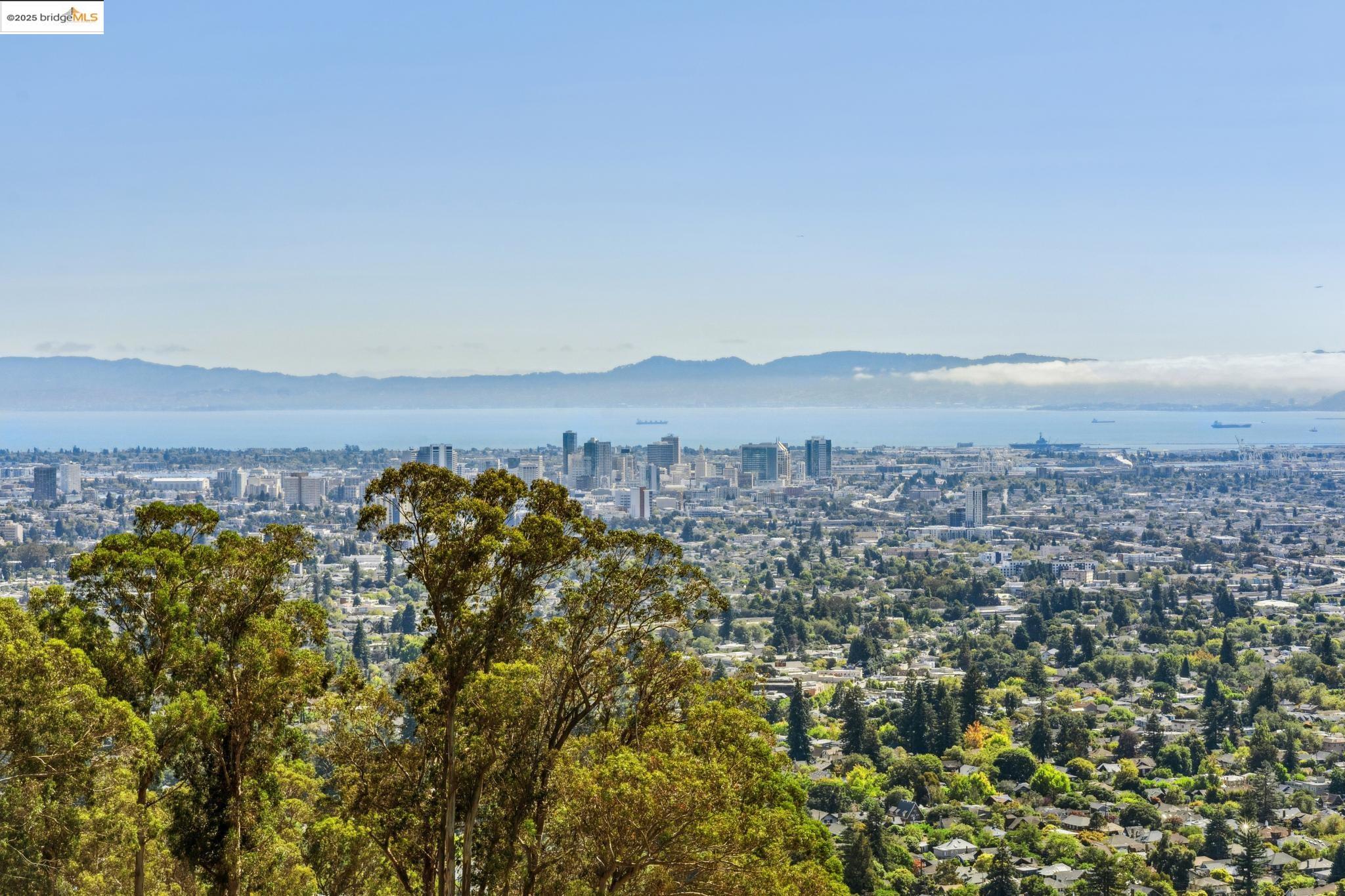 Detail Gallery Image 27 of 54 For 690 Panoramic Way, Berkeley,  CA 94704-2537 - 3 Beds | 3 Baths