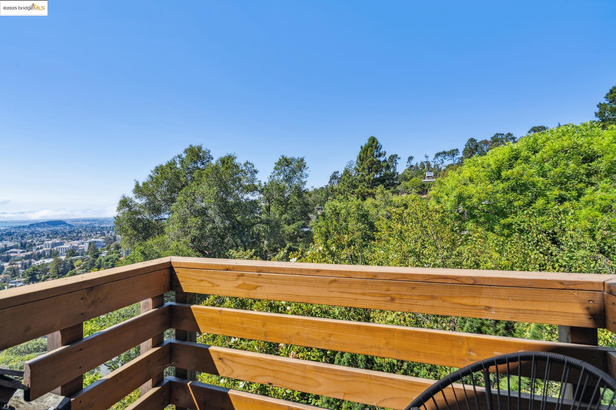 Detail Gallery Image 32 of 54 For 690 Panoramic Way, Berkeley,  CA 94704-2537 - 3 Beds | 3 Baths