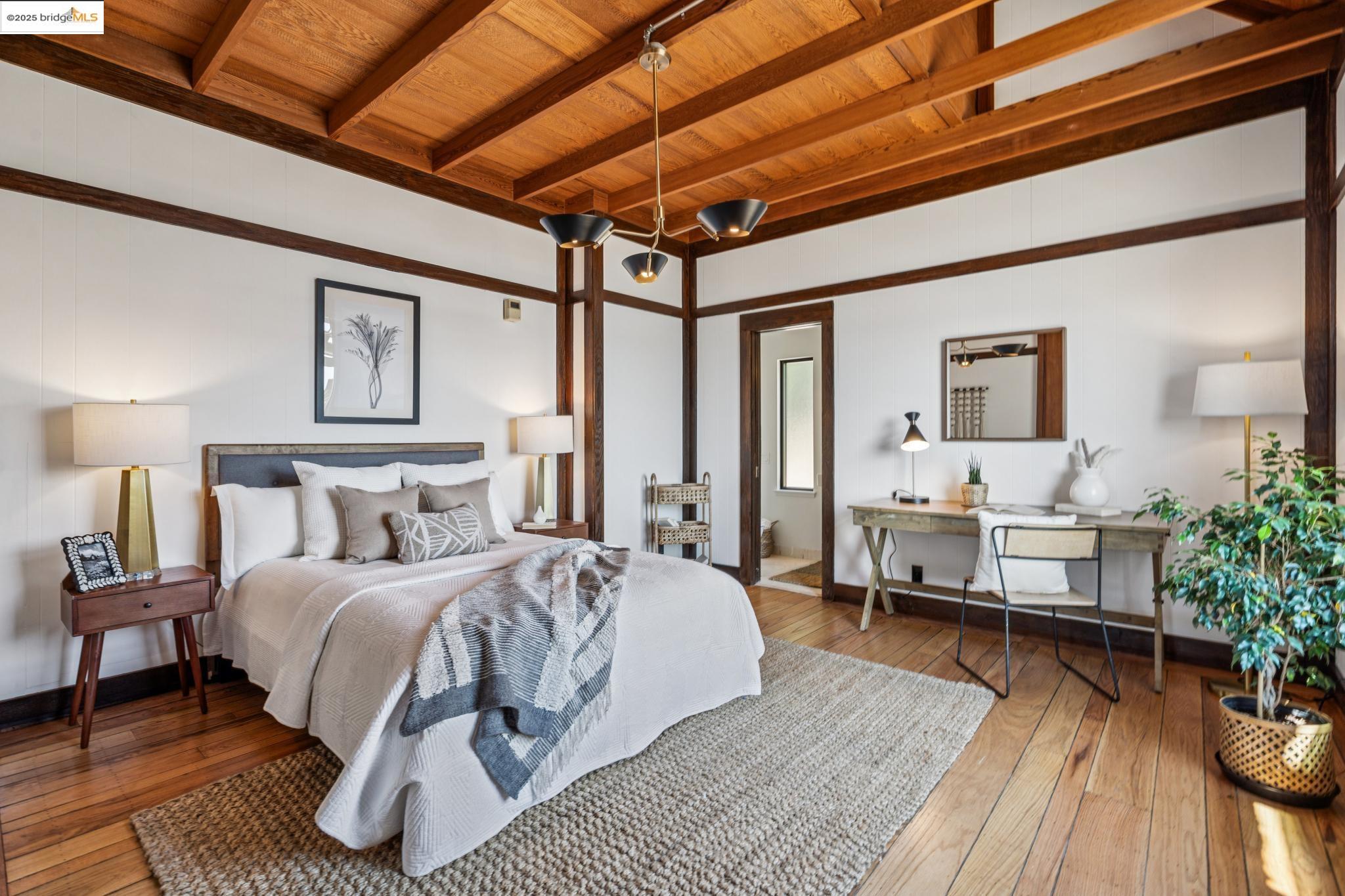 Detail Gallery Image 33 of 54 For 690 Panoramic Way, Berkeley,  CA 94704-2537 - 3 Beds | 3 Baths