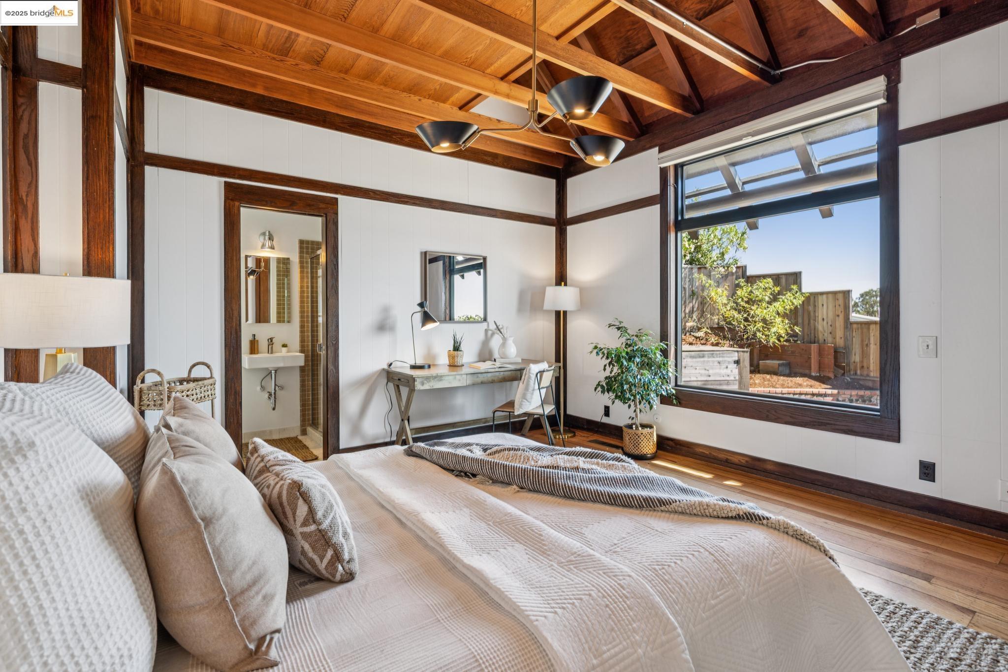 Detail Gallery Image 34 of 54 For 690 Panoramic Way, Berkeley,  CA 94704-2537 - 3 Beds | 3 Baths