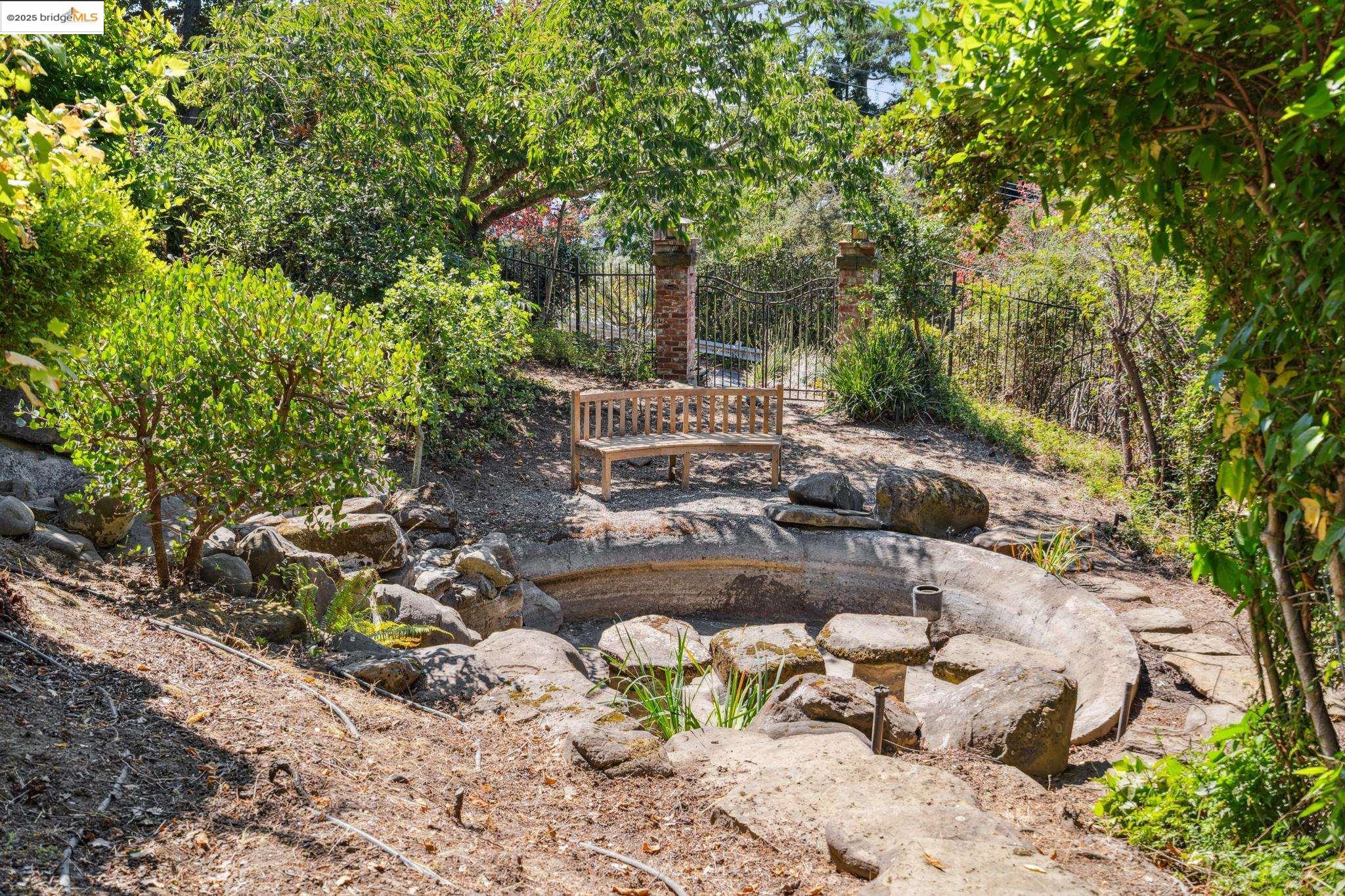 Detail Gallery Image 49 of 54 For 690 Panoramic Way, Berkeley,  CA 94704-2537 - 3 Beds | 3 Baths