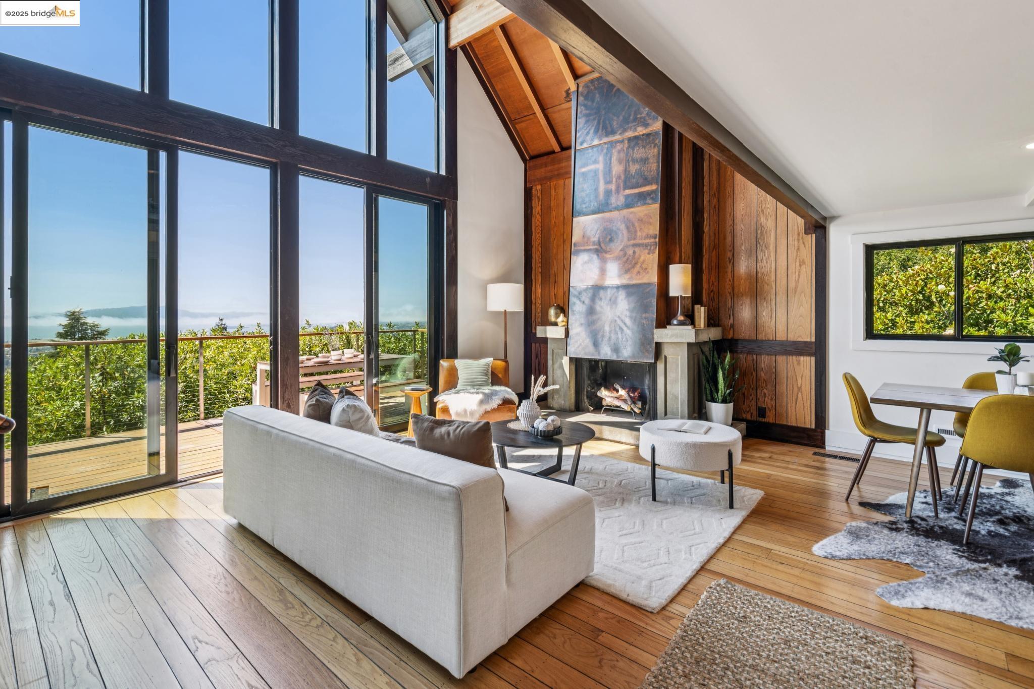 Detail Gallery Image 9 of 54 For 690 Panoramic Way, Berkeley,  CA 94704-2537 - 3 Beds | 3 Baths