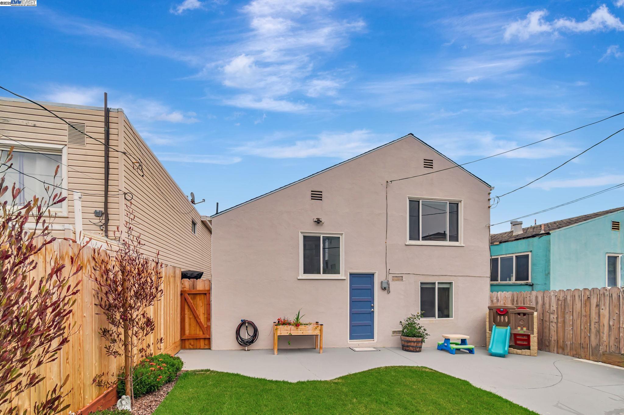 Detail Gallery Image 25 of 29 For 59 Weston, Daly City,  CA 94015 - 3 Beds | 2 Baths