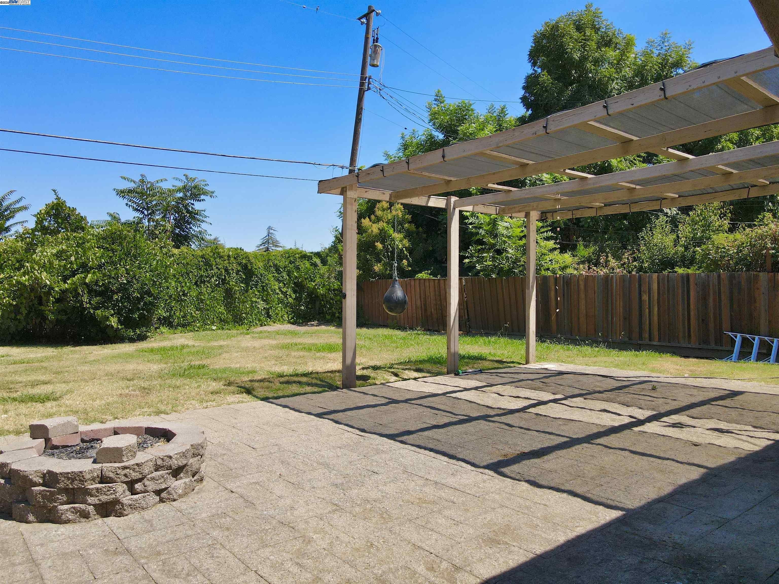 Detail Gallery Image 3 of 12 For 2012 Michigan Blvd, West Sacramento,  CA 95691 - 2 Beds | 1 Baths