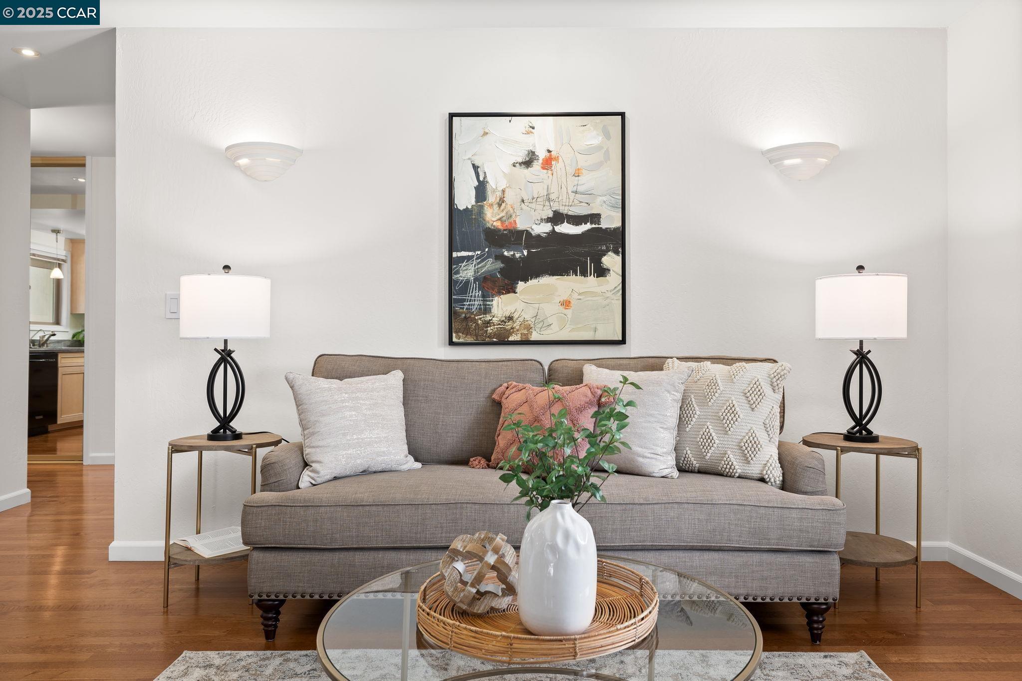 Detail Gallery Image 2 of 41 For 1905 Countrywood, Walnut Creek,  CA 94598 - 2 Beds | 1/1 Baths