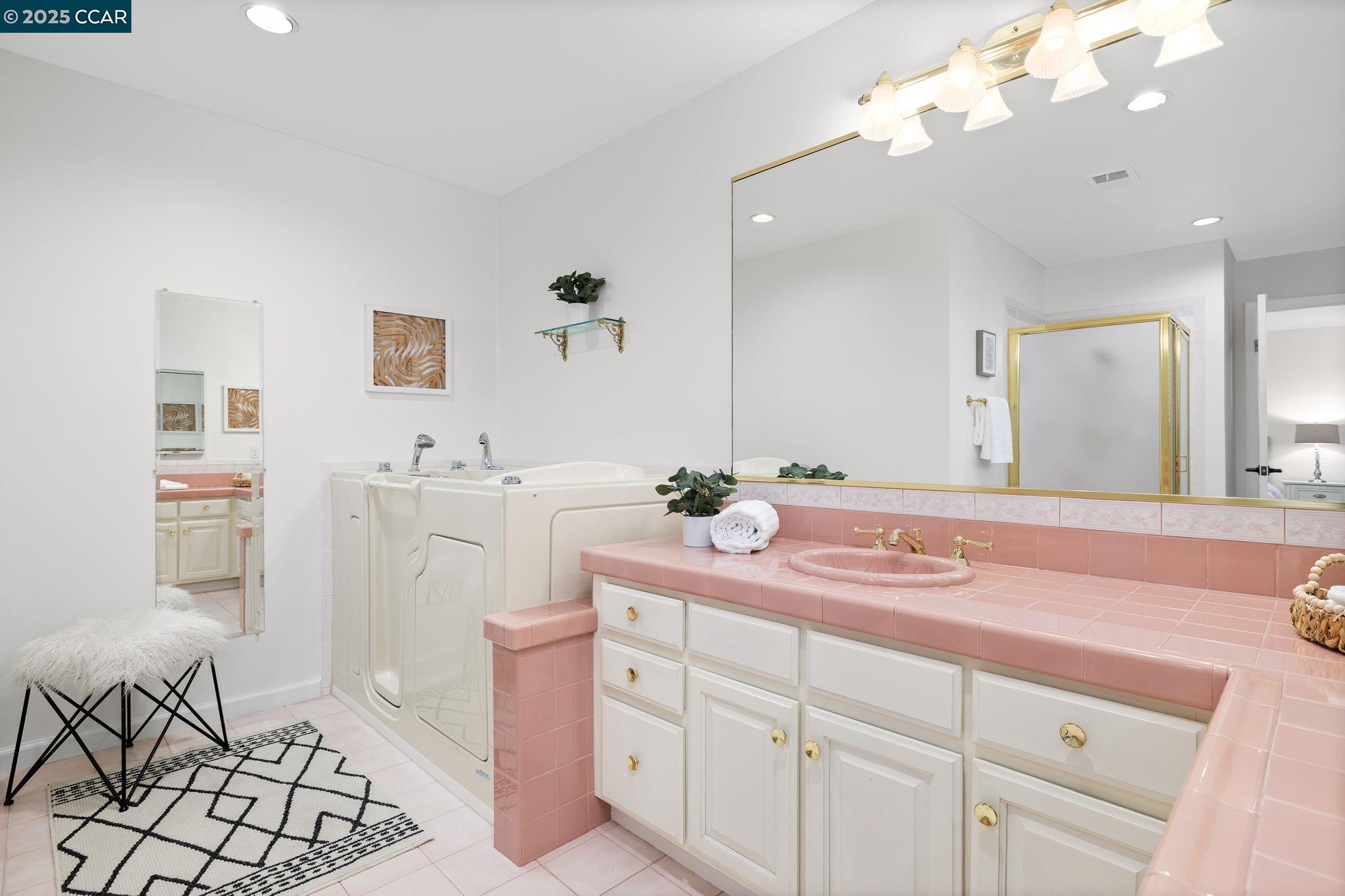 Detail Gallery Image 14 of 41 For 1905 Countrywood, Walnut Creek,  CA 94598 - 2 Beds | 1/1 Baths