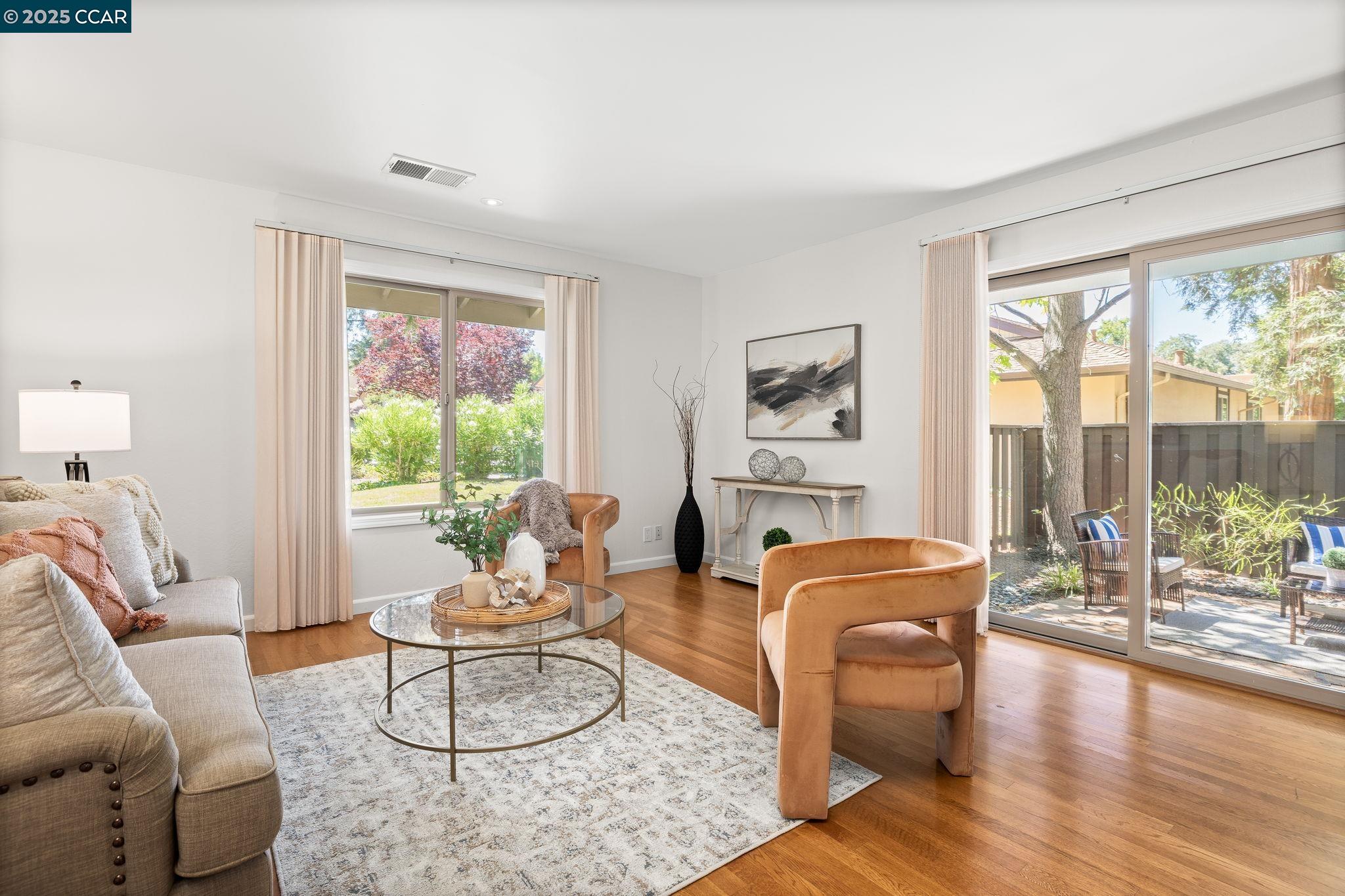 Detail Gallery Image 4 of 41 For 1905 Countrywood, Walnut Creek,  CA 94598 - 2 Beds | 1/1 Baths