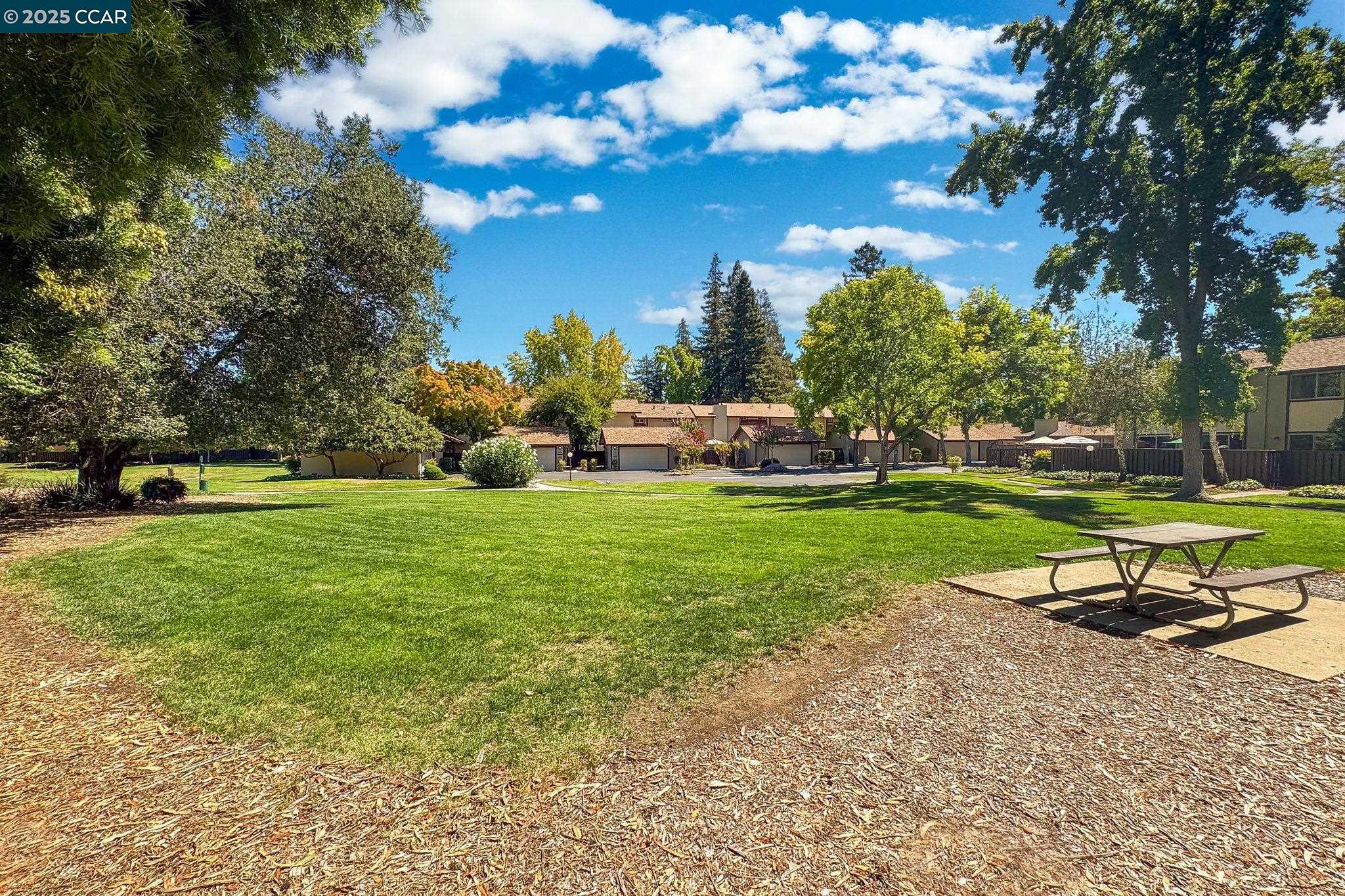 Detail Gallery Image 35 of 41 For 1905 Countrywood, Walnut Creek,  CA 94598 - 2 Beds | 1/1 Baths