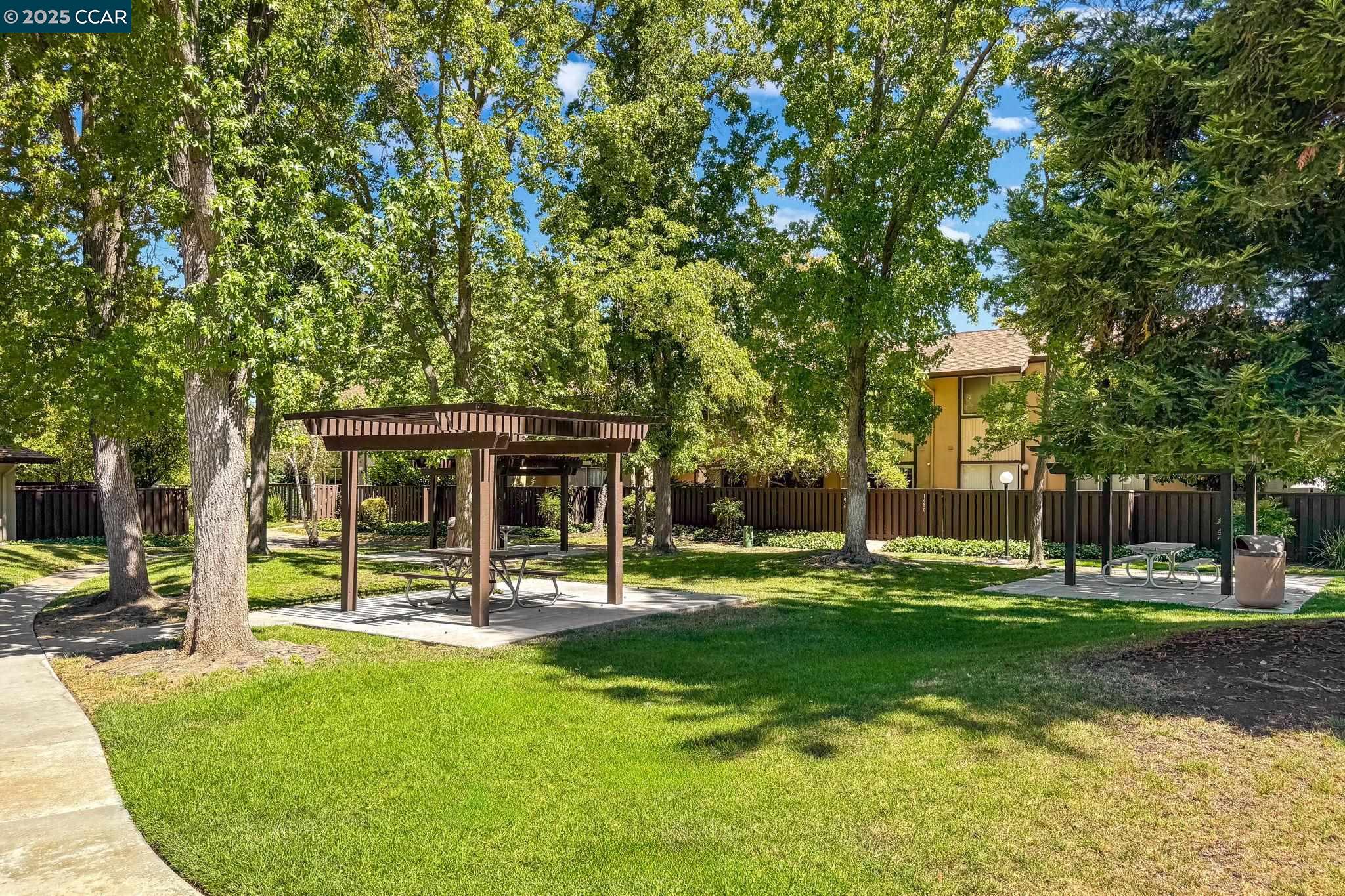Detail Gallery Image 37 of 41 For 1905 Countrywood, Walnut Creek,  CA 94598 - 2 Beds | 1/1 Baths