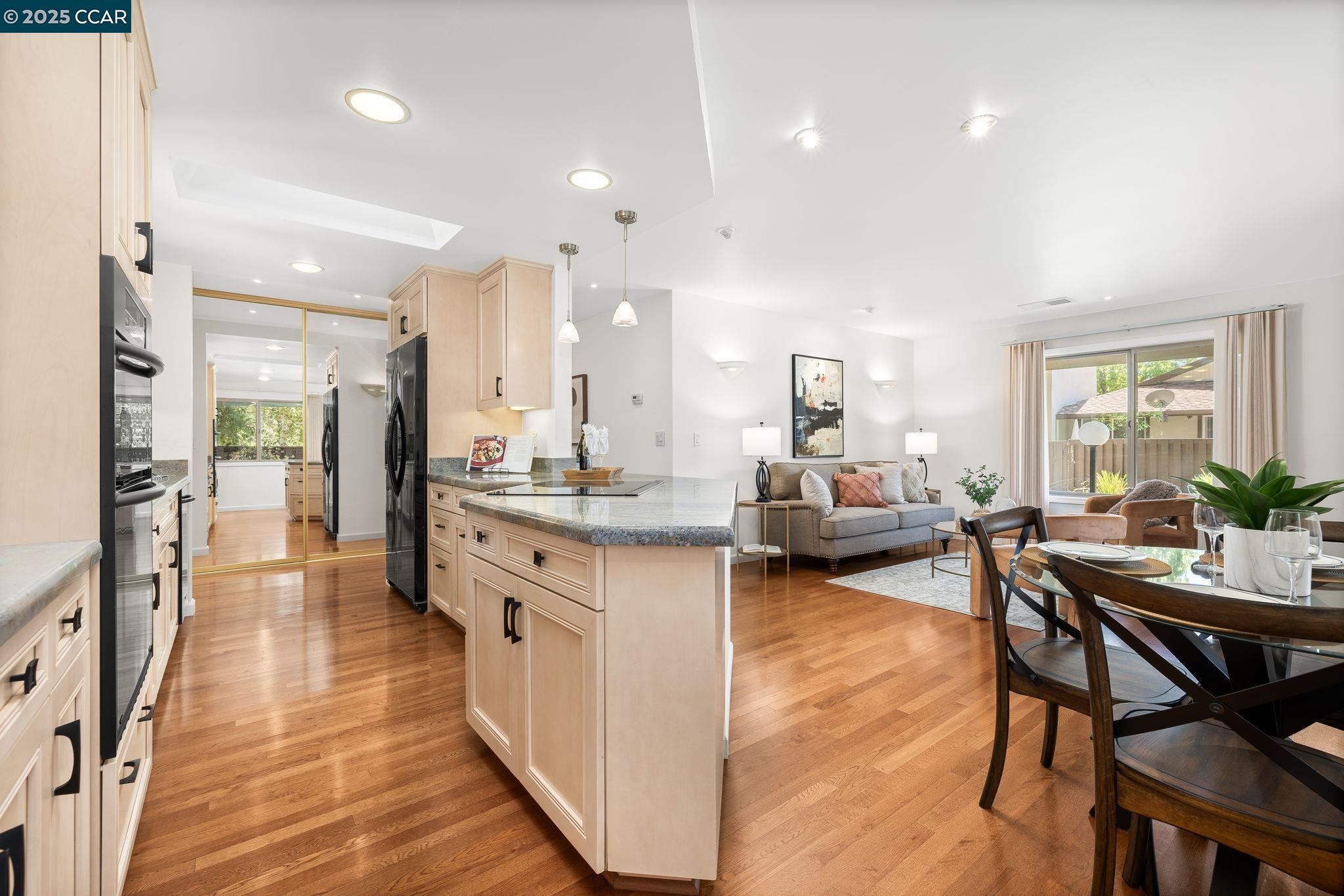 Detail Gallery Image 7 of 41 For 1905 Countrywood, Walnut Creek,  CA 94598 - 2 Beds | 1/1 Baths