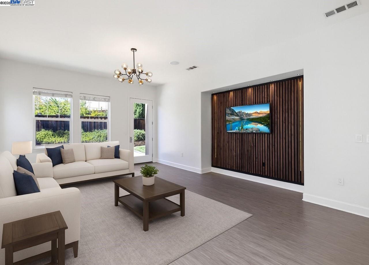 Detail Gallery Image 8 of 20 For 2453 Forino Dr, Dublin,  CA 94568 - 3 Beds | 2 Baths