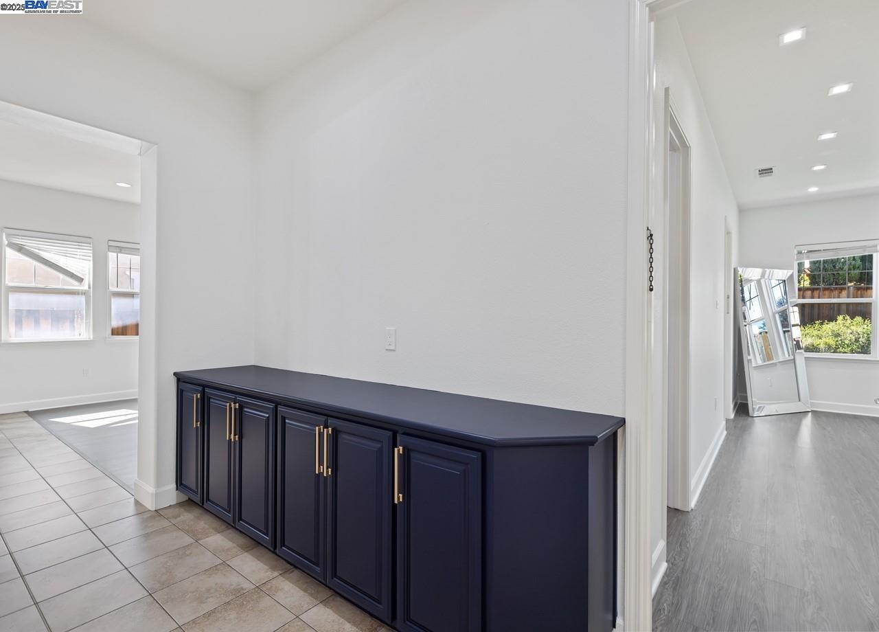 Detail Gallery Image 9 of 20 For 2453 Forino Dr, Dublin,  CA 94568 - 3 Beds | 2 Baths