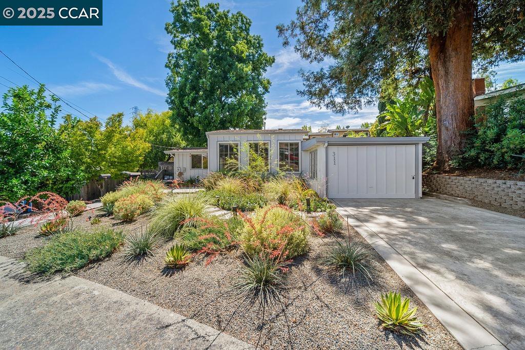 Detail Gallery Image 1 of 41 For 311 Jordan Ct, Martinez,  CA 94553 - 3 Beds | 2 Baths