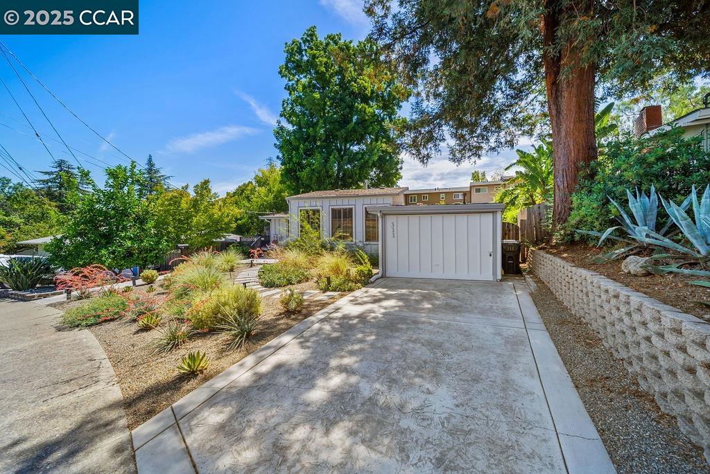 Detail Gallery Image 2 of 41 For 311 Jordan Ct, Martinez,  CA 94553 - 3 Beds | 2 Baths